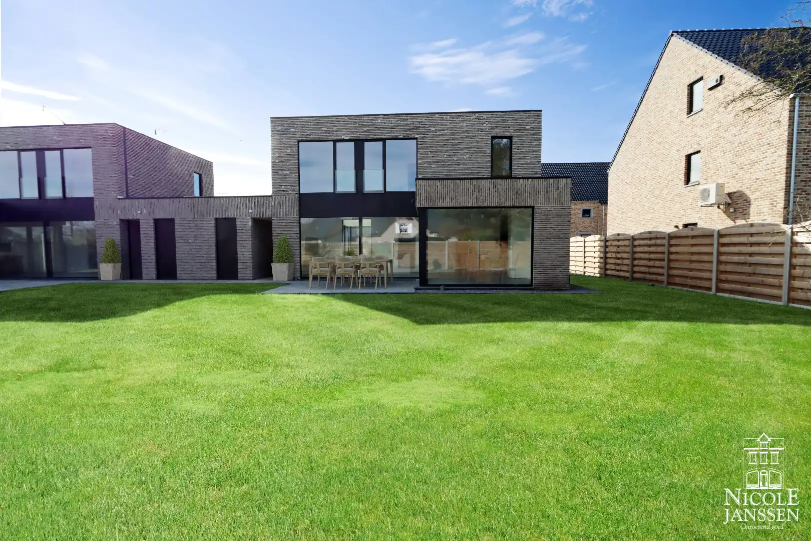 Trendy energiezuinige nieuwbouwwoning van 166m² (excl. gegoten kelder) foto 2