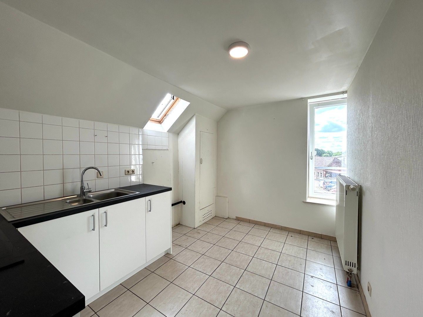 Instapklaar duplex-appartement met twee slaapkamers te Ardooie! foto 4