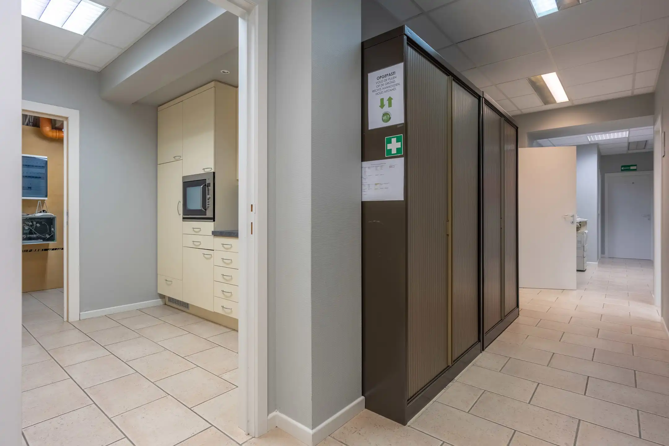 Centraal gelegen kantoorruimten (totaal ± 285m²!) te Turnhout. foto 22