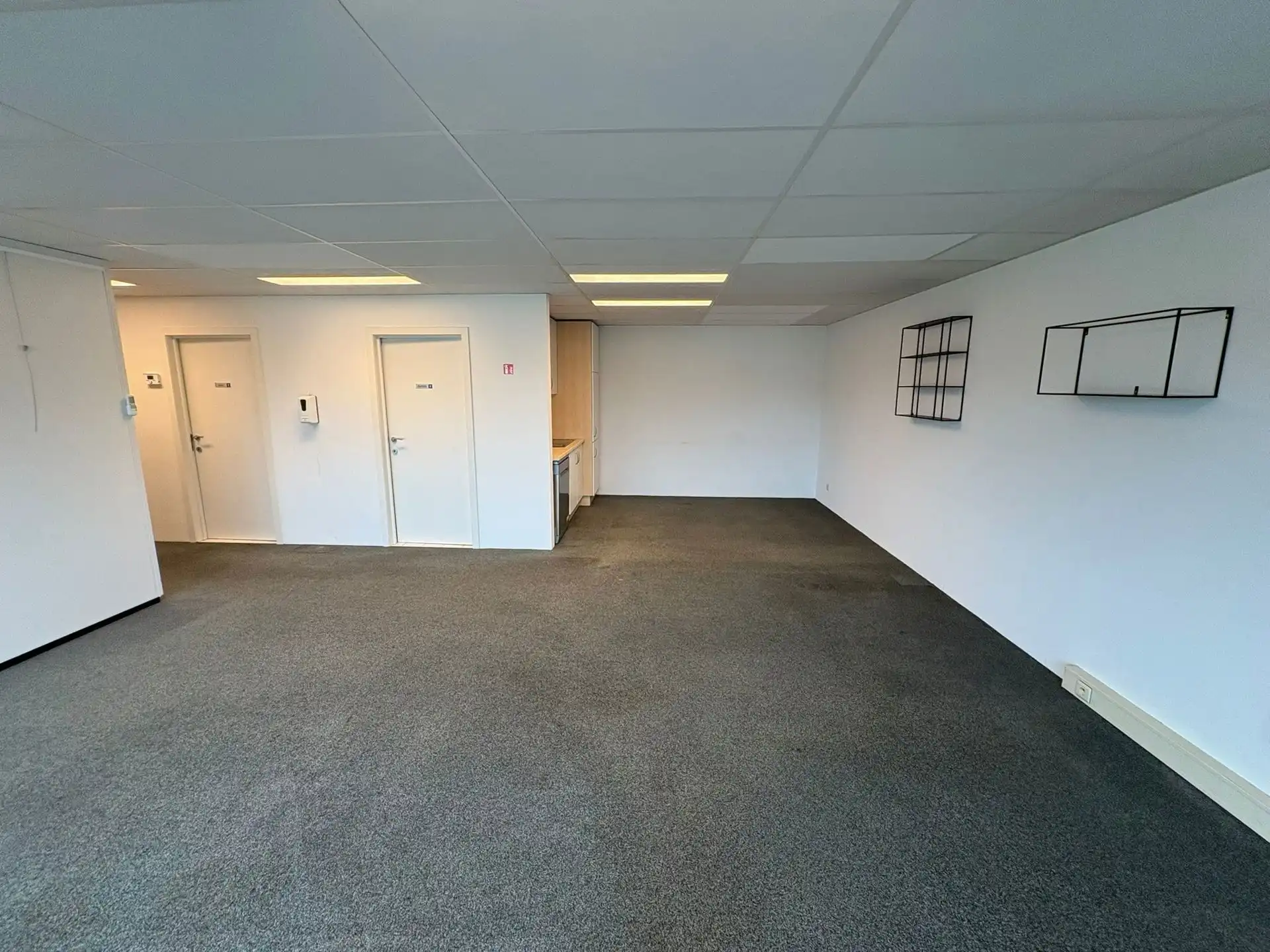 Kantoor van 280 m² te huur in Wommelgem.  foto 16