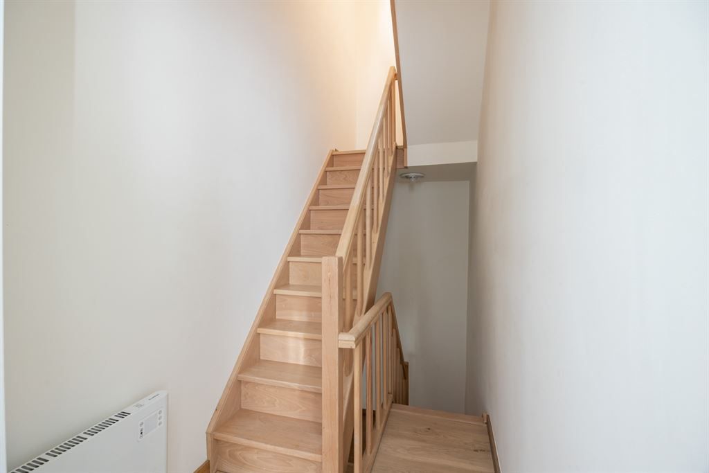 Ruime gerenoveerde woning met alle comfort foto 11
