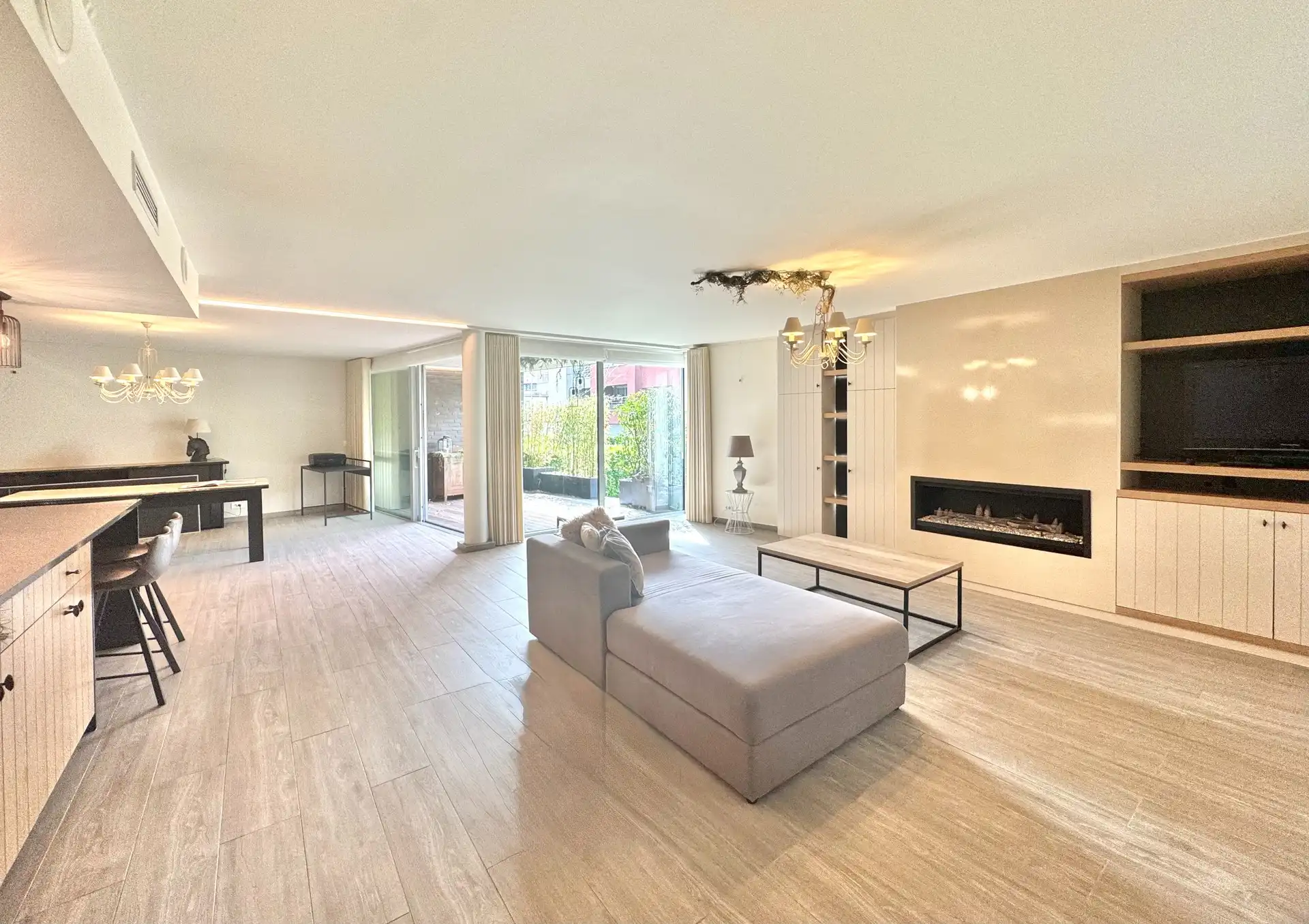 RUIM APPARTEMENT | OVERDEKTE AUTOSTAANPLAATS |TUIN | TERRAS | 130 M² foto 9
