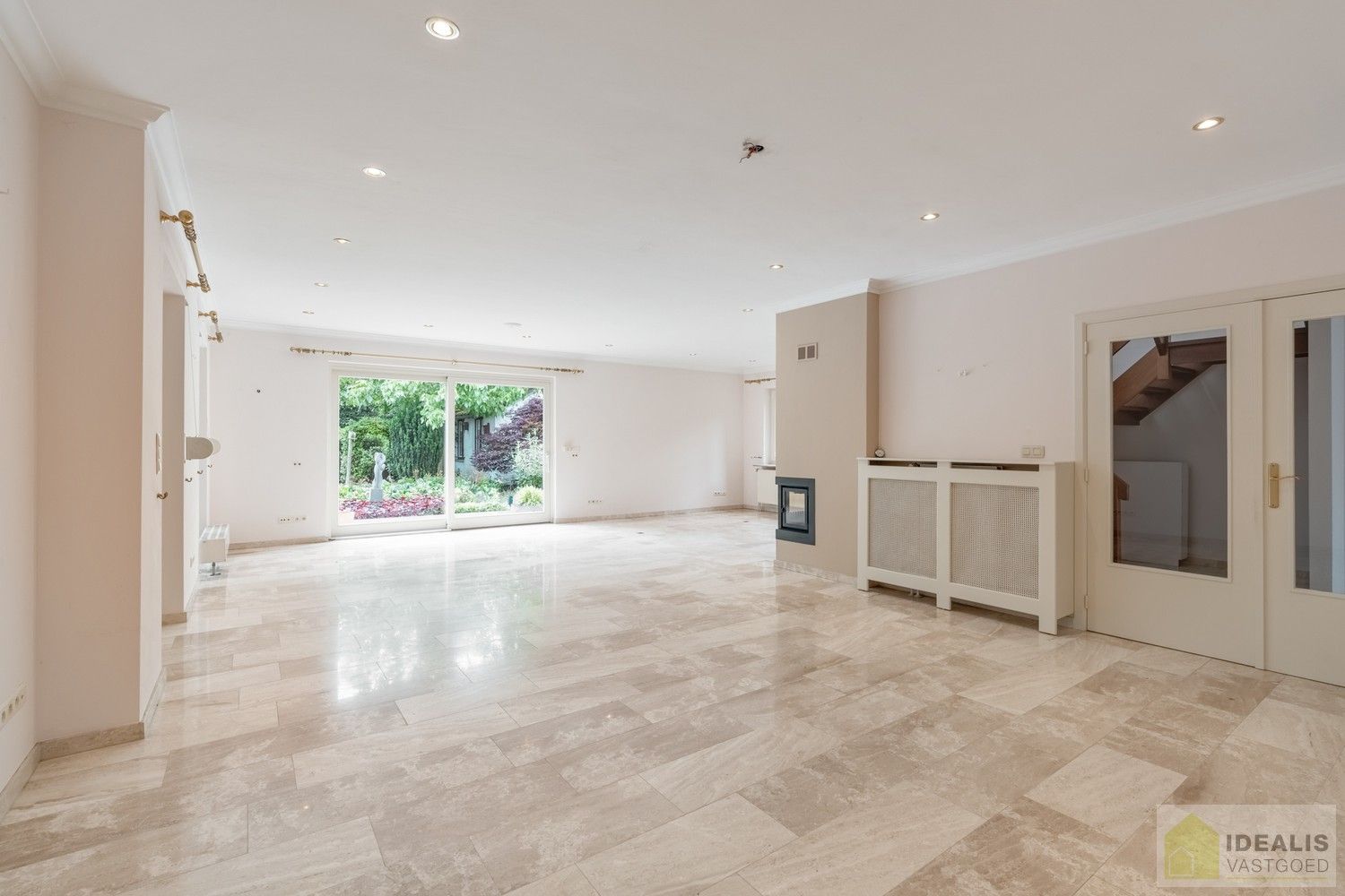 PERFECT ONDERHOUDEN VILLA OMRINGD DOOR PRACHTIGE TUIN OP UNIEKE EN GEGEERDE PLEK IN HARTJE ACHEL! foto 10