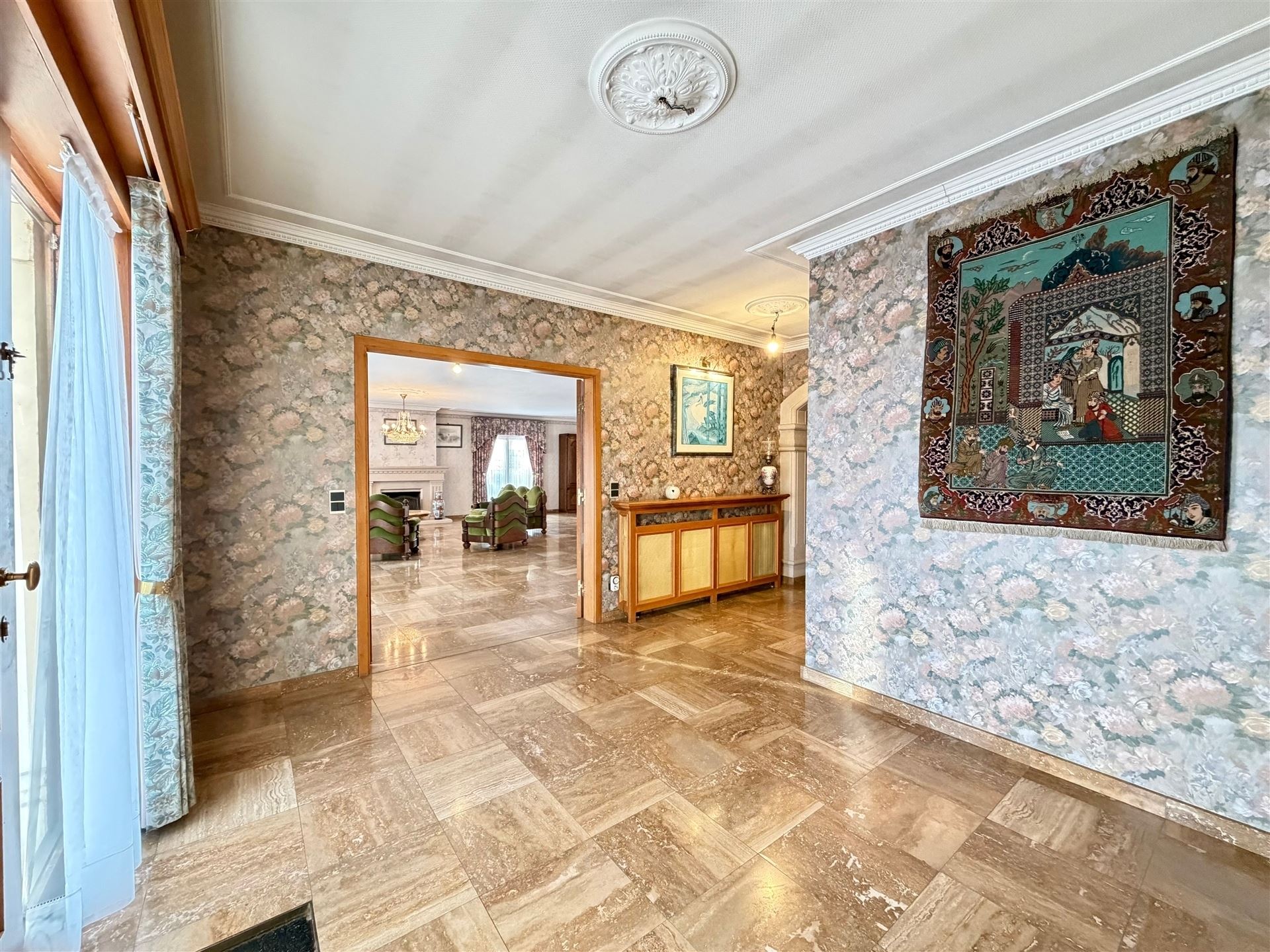 Zeer ruime villa (483 m²) op 16a48ca in Dilsen-Stokkem, goed onderhouden en vol potentieel om te transformeren tot uw hedendaagse droomwoning. foto 6