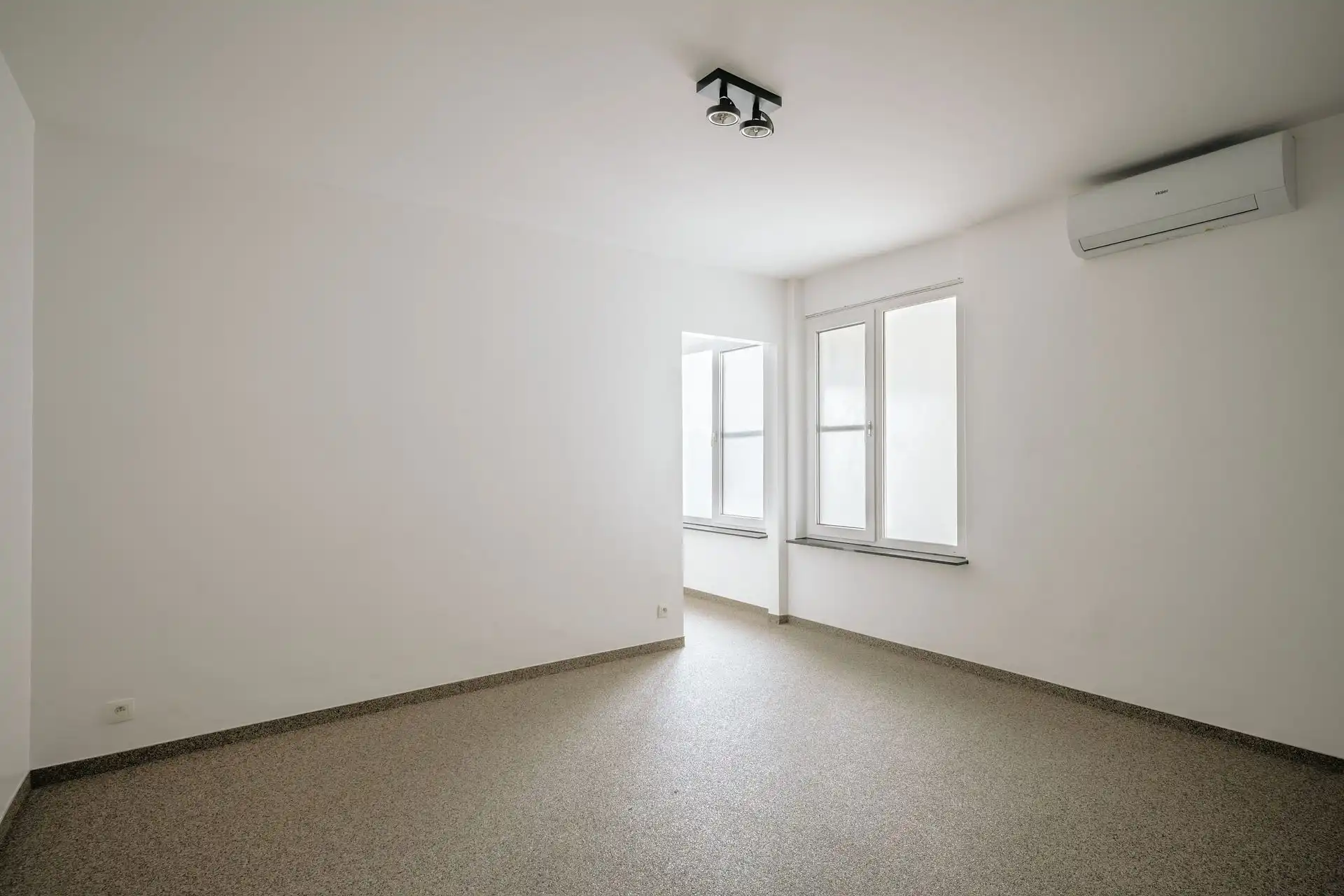 Gelijkvloers appartement in de Portugezenwijk! foto 10