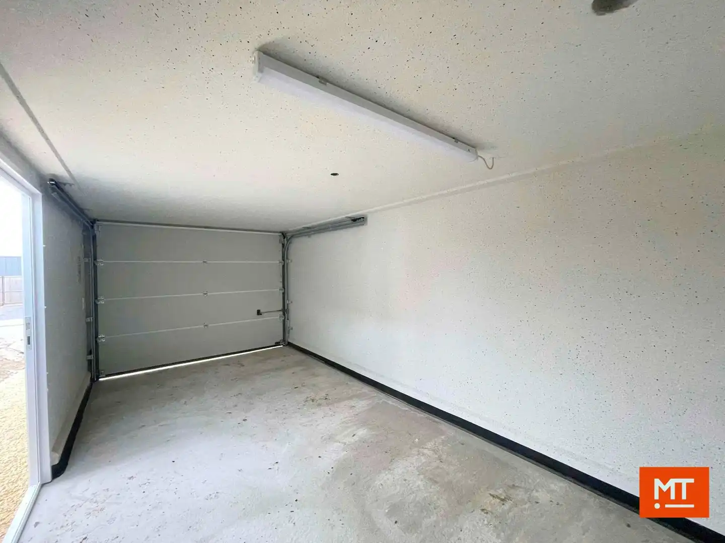 Gerenoveerde halfopen woning te huur in de dorpskern van Beselare foto 14