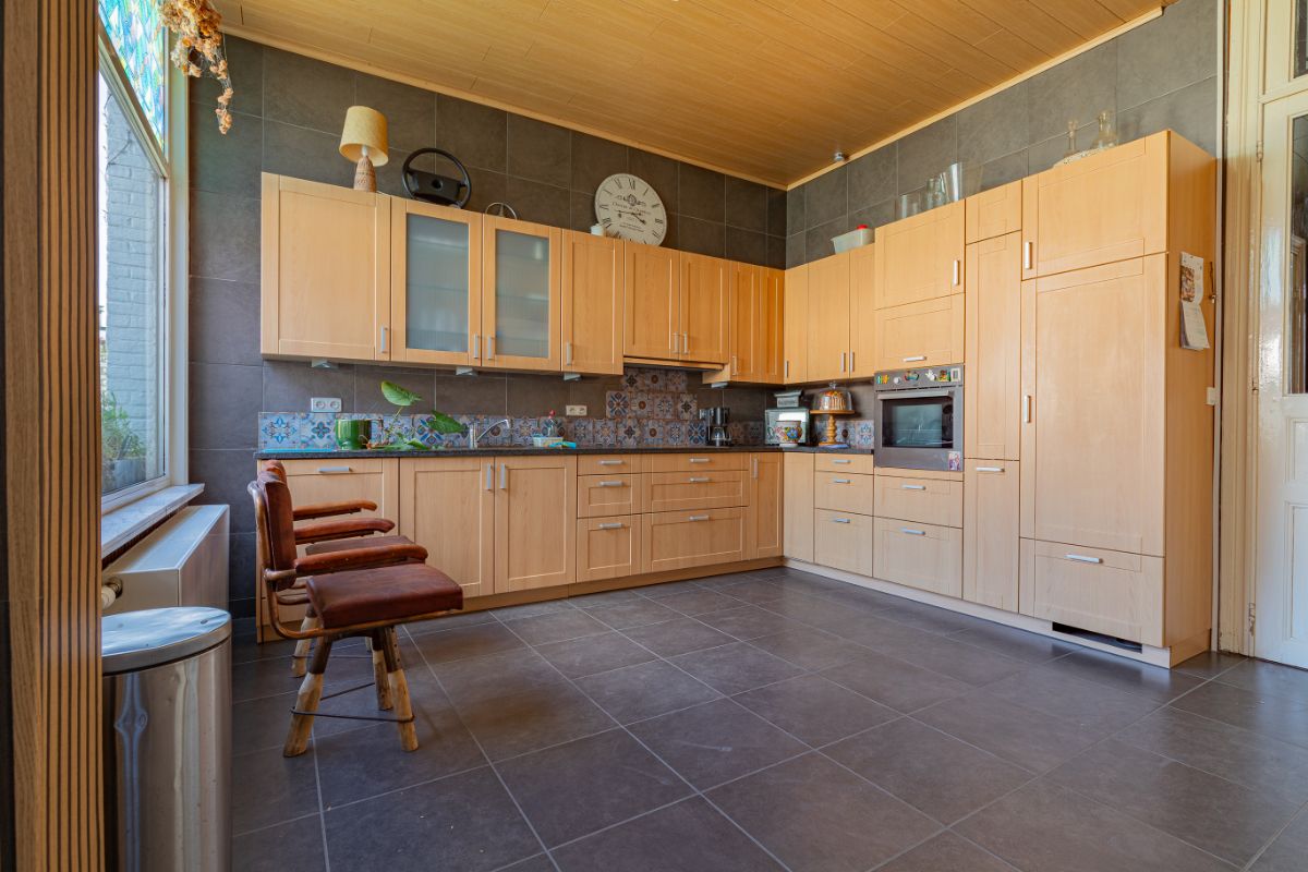 Ruime stadswoning met karakter foto 9