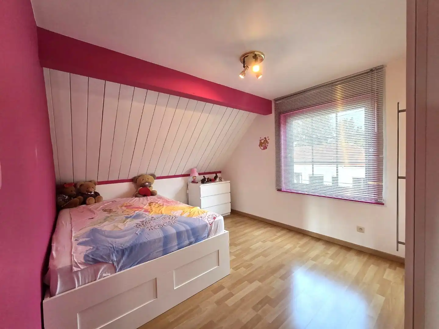 Instapklare villa met 5 slaapkamers, mooi terras en tuin in rustige buurt te Zemst foto 14