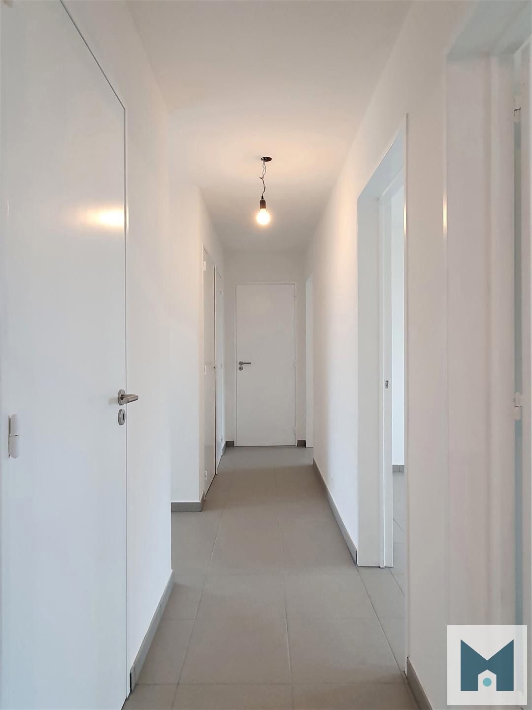 Ruim, modern appartement met 3 slpks te Buggenhout! foto 10