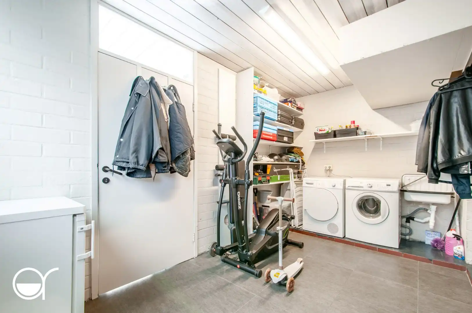 Architectenwoning met 3 slaapkamers  gelegen in een residentiële wijk in Lovendegem. foto 30