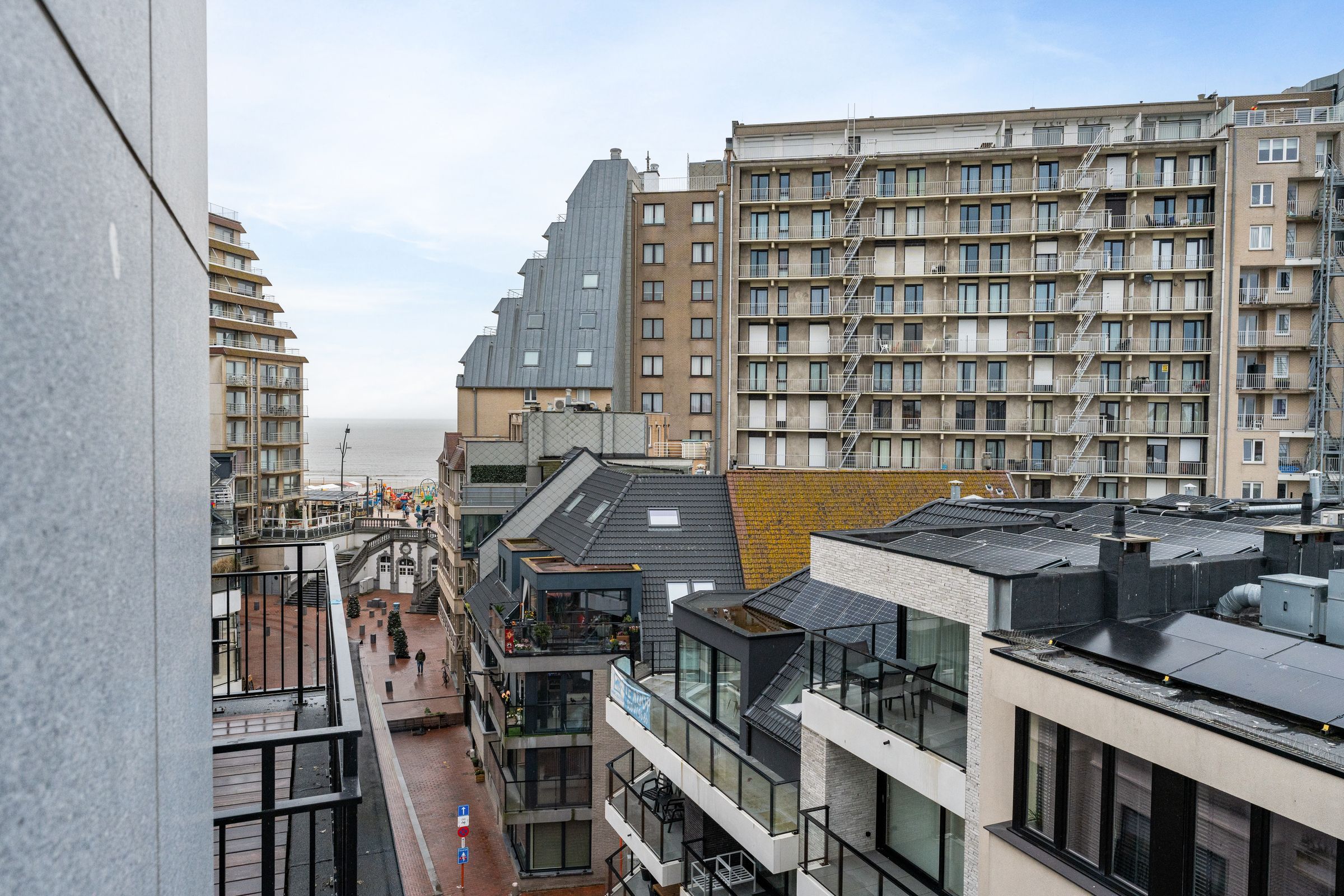 Volledig gerenoveerd 2-slaapkamerappartement  foto 9