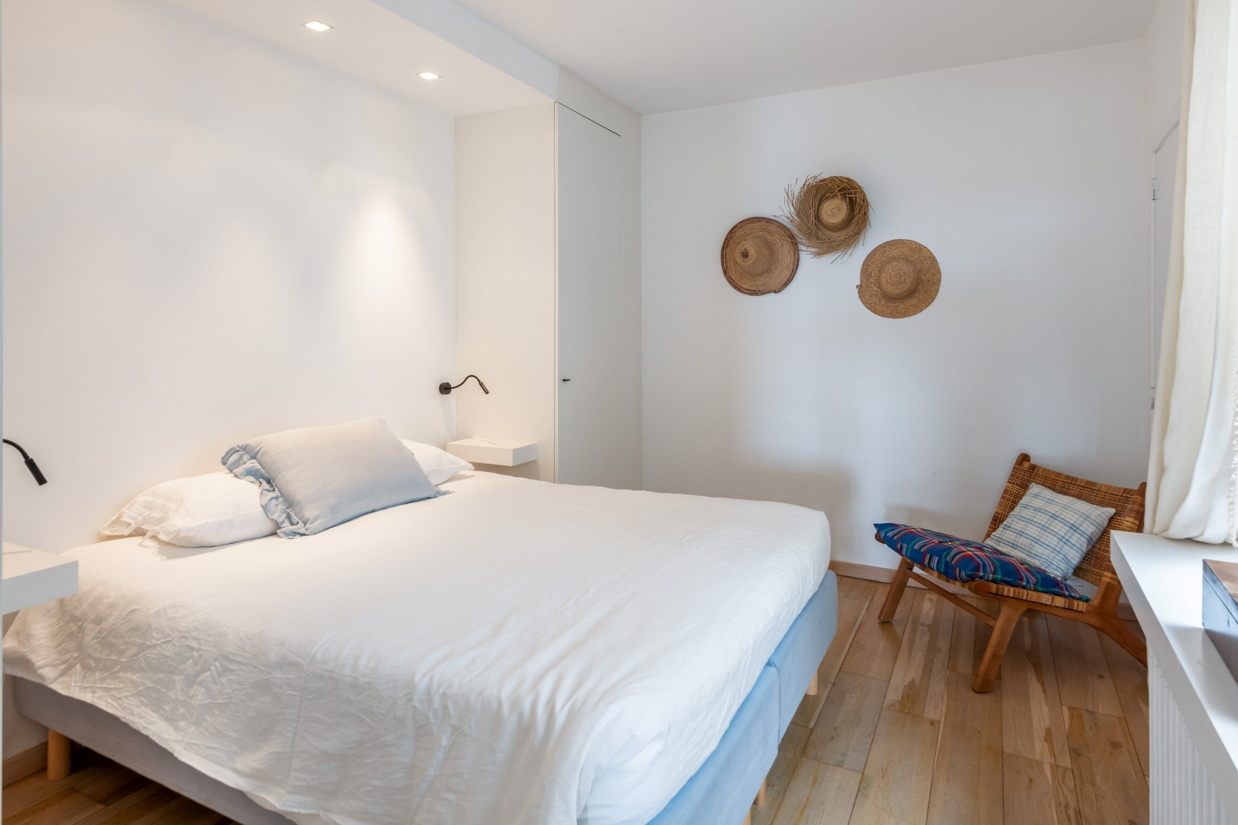 Zonnig gemeubeld appartement met open zicht, gelegen aan het Albertplein (Zoute) op enkele passen van de Zeedijk.  foto 8