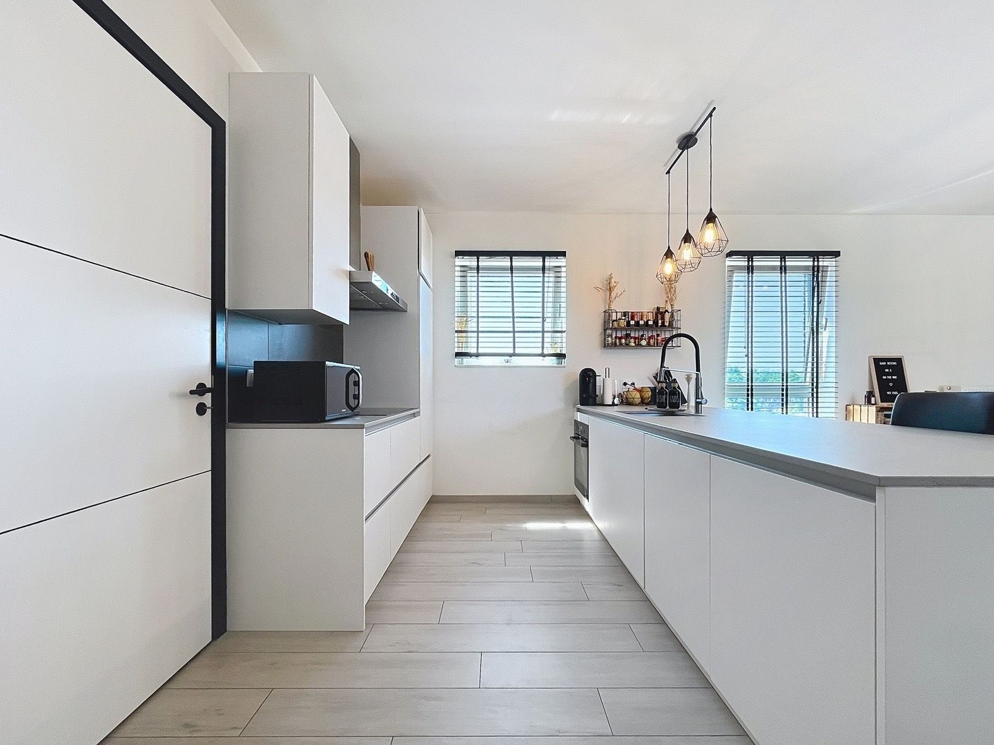 Penthouse te koop in Lint.  Modern wonen met een vleugje rust in de Zuidrand van Antwerpen! foto 5