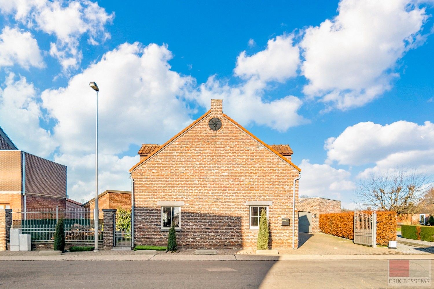 Deze ruime, landelijke en vrijstaande woning, gelegen op een perceel van 786 m², biedt een bewoonbare oppervlakte van circa 214 m². foto 29