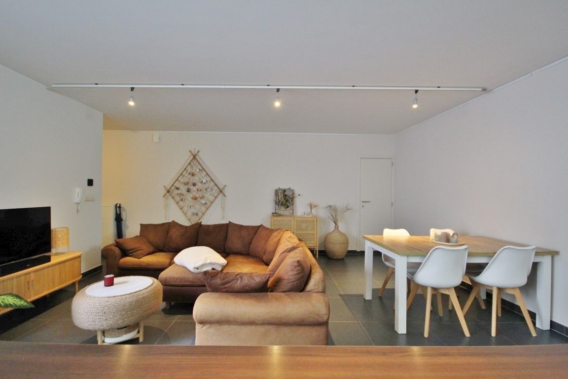 Gelijkvloers appartement met 1 slaapkamer midden in het centrum van Sint-Truiden foto 2