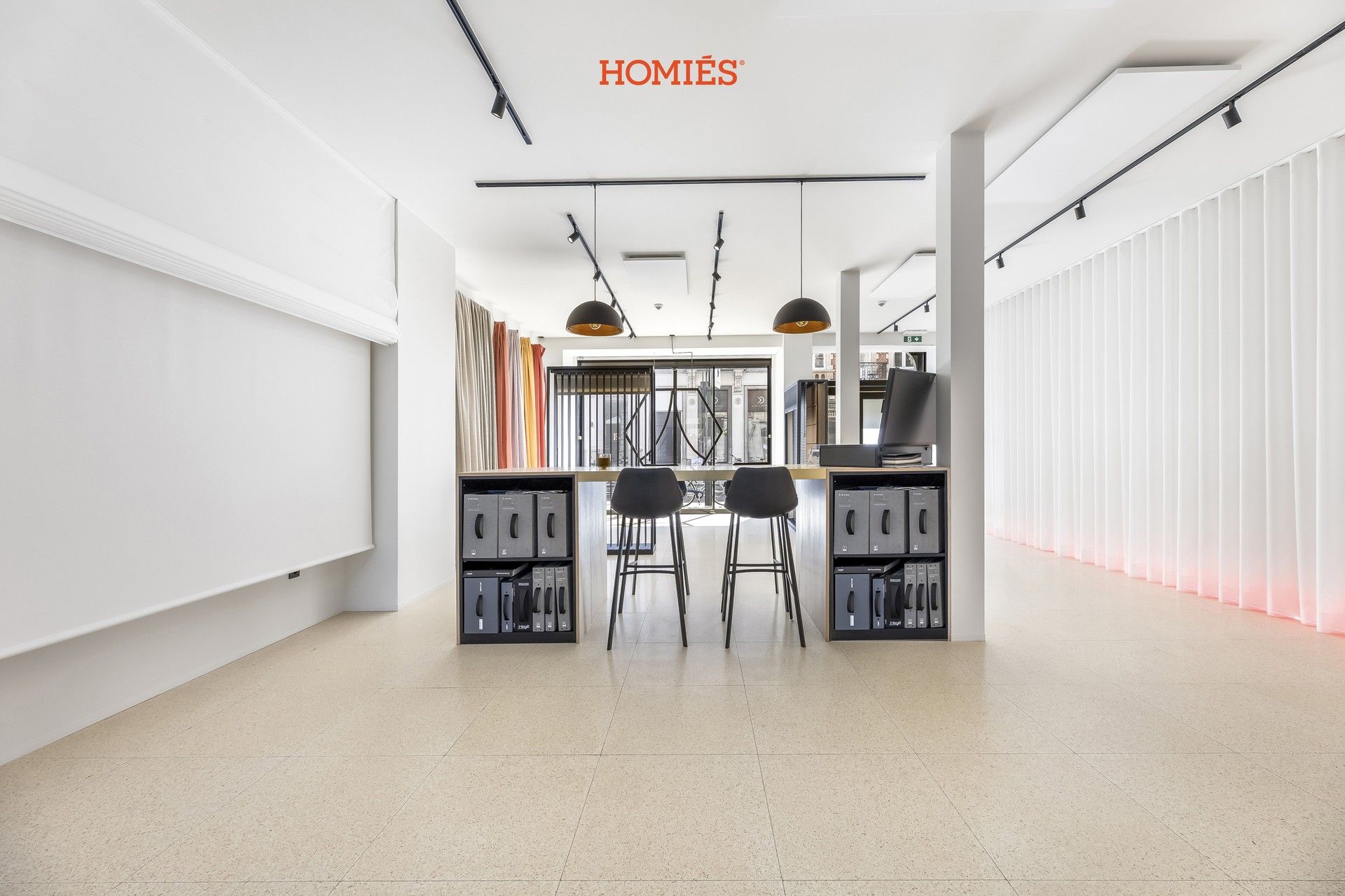 Ruime handelsruimte op toplocatie foto 4