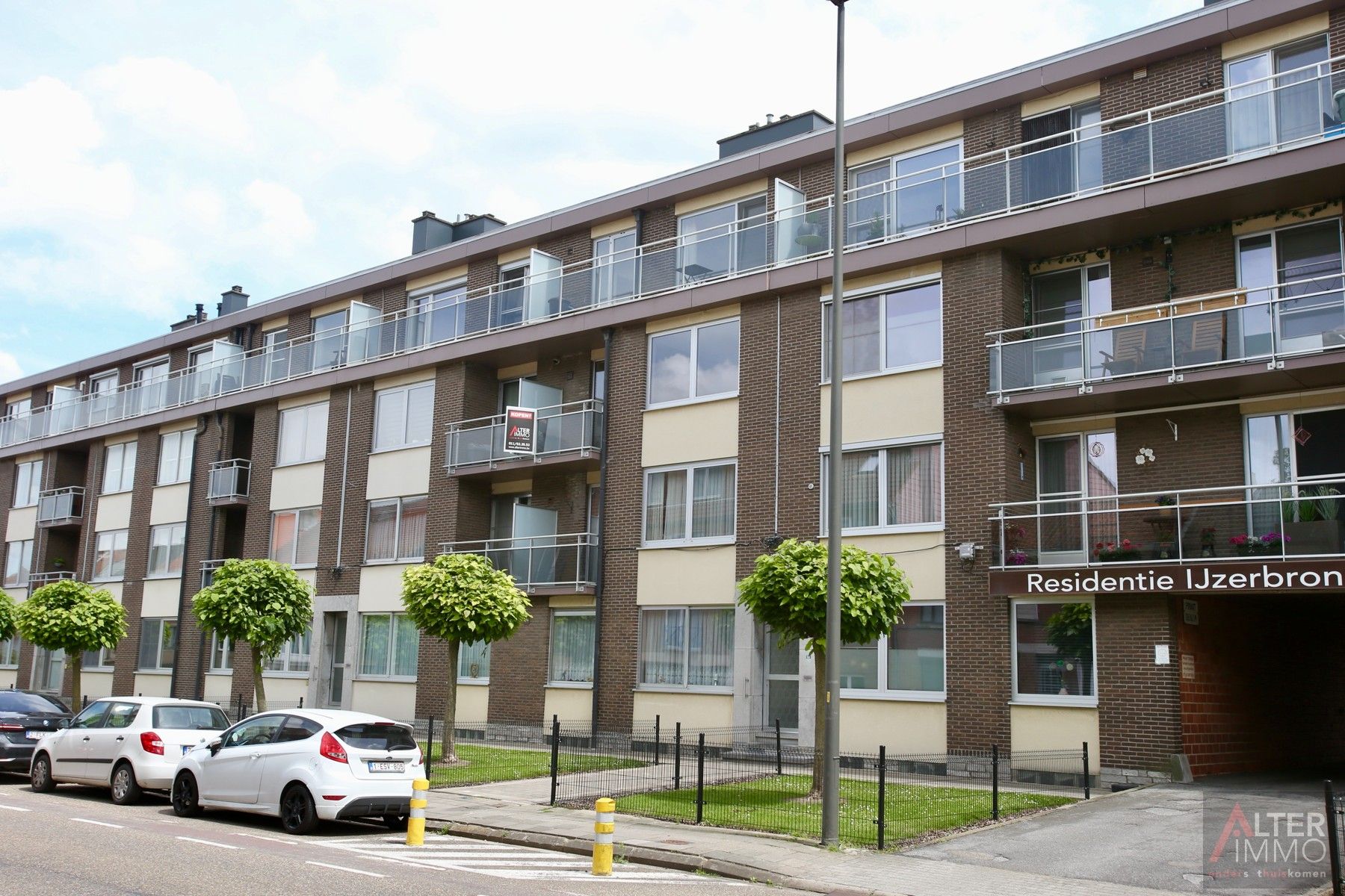 Ruim en goed onderhouden appartement (106m2 NBO) - 2 slaapkamers - 2 terrassen - Goed EPC! foto {{pictureIndex}}