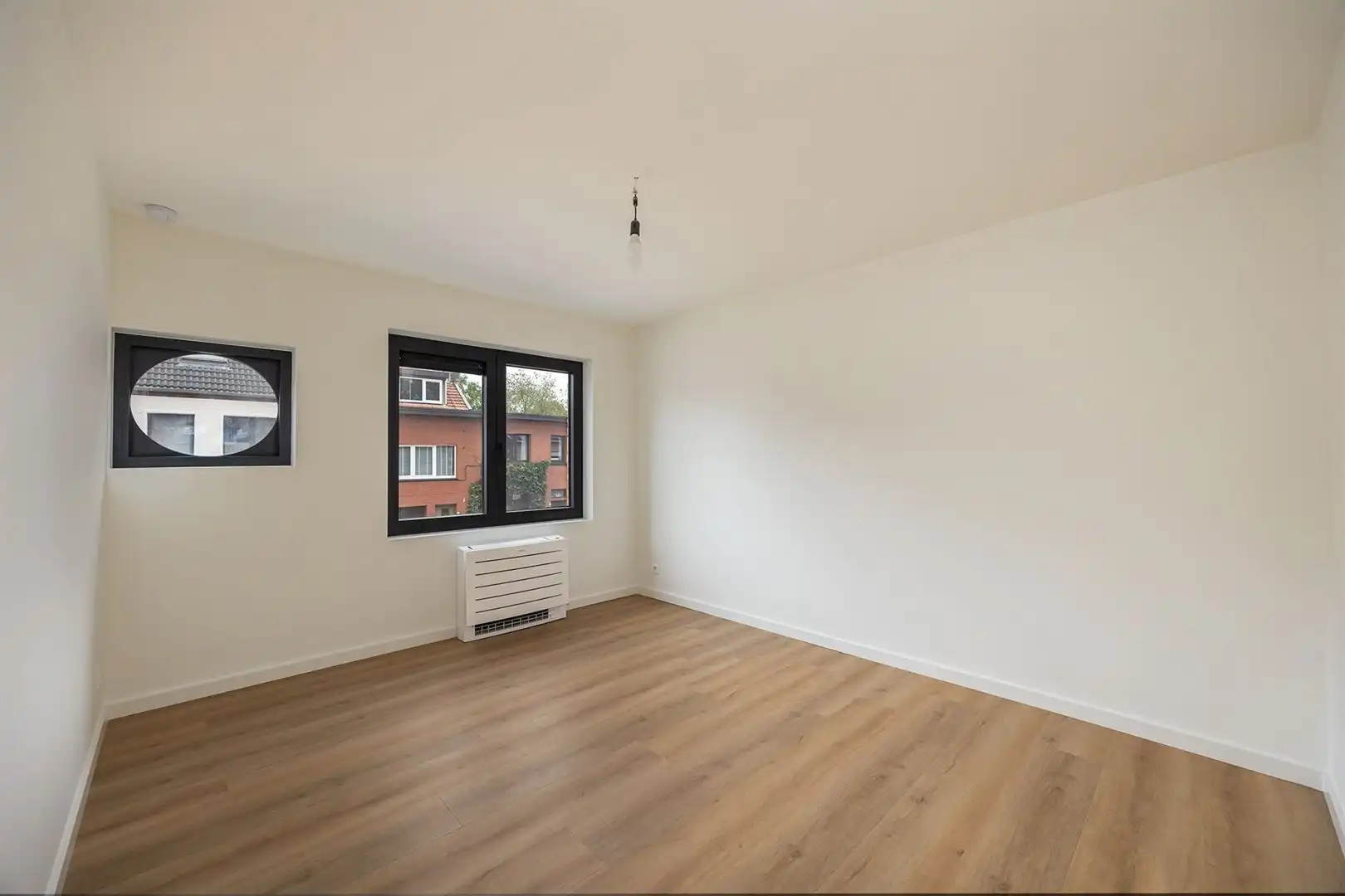 Gloednieuw gerenoveerd 2-slaapkamerappartement met groot terras foto 10