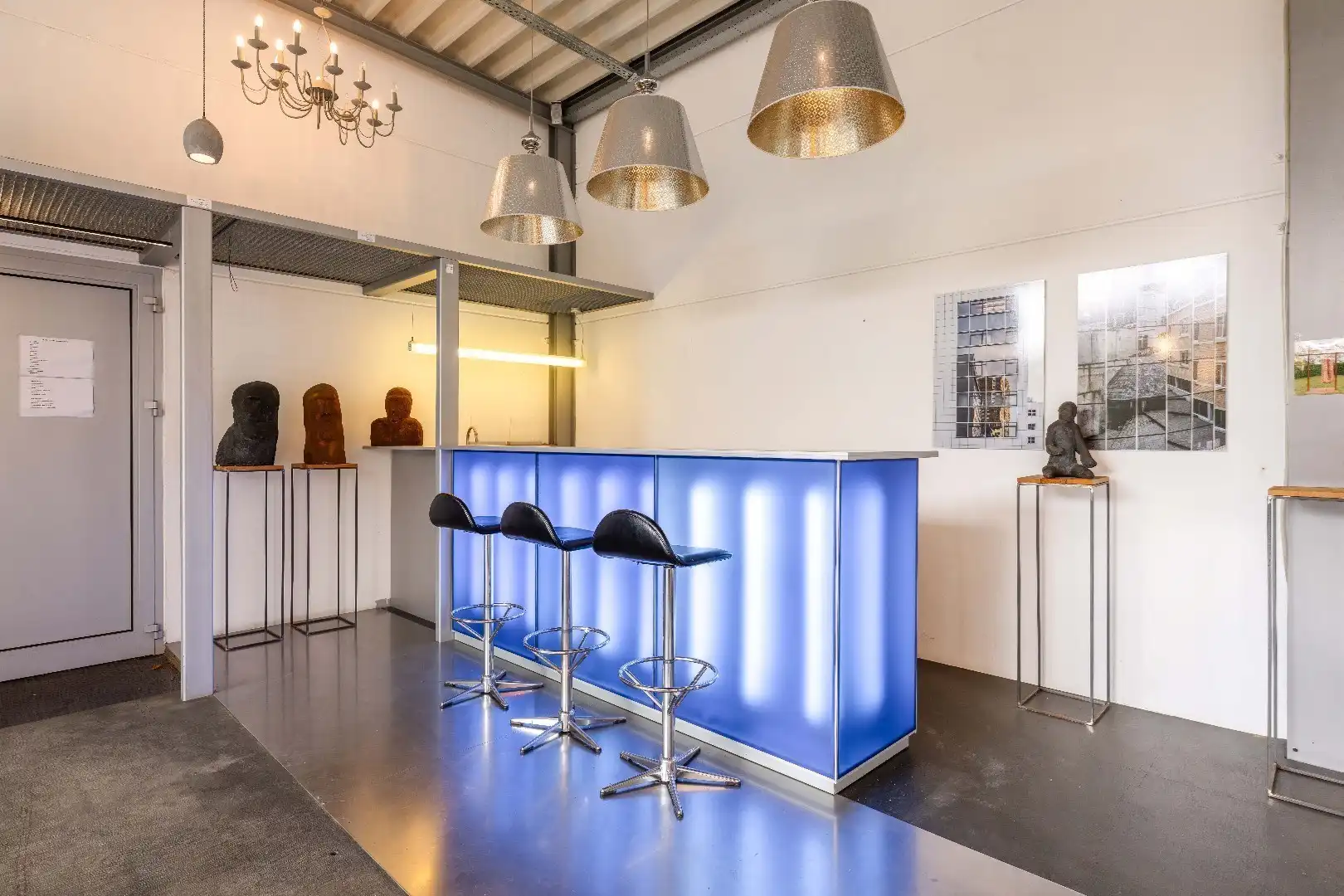 BEDRIJFS-/INVESTERINGS VASTGOED | LOODS | SHOWROOM | BURELEN & APPARTEMENT  foto 9