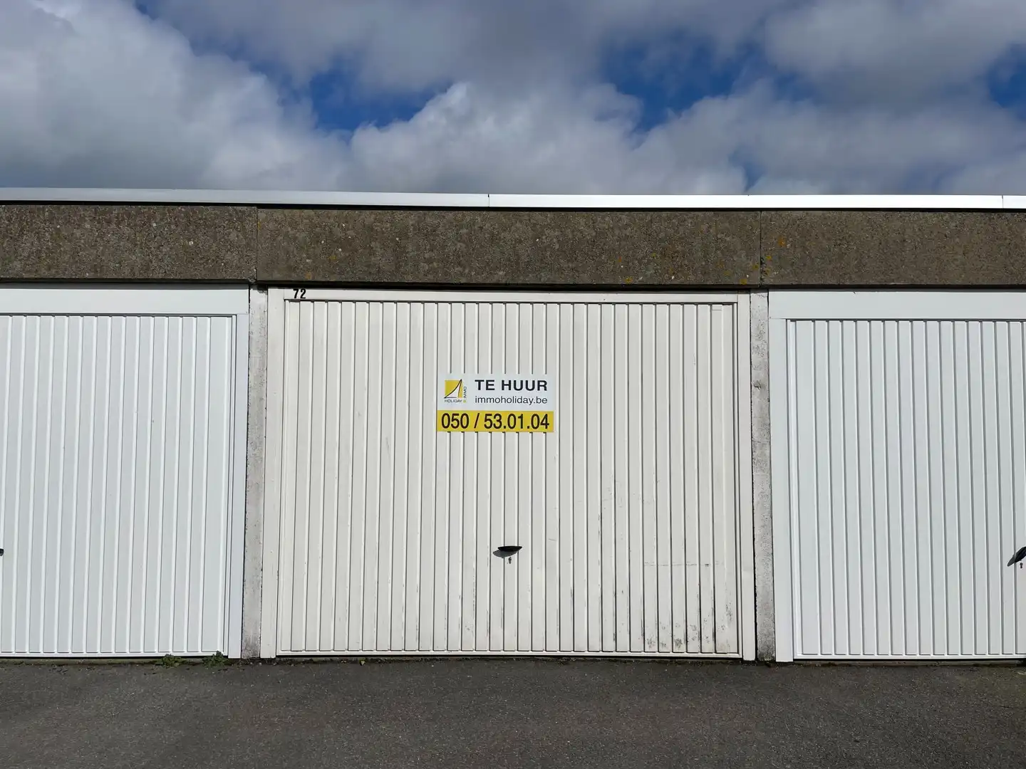 Gemakkelijk bereikbare garage foto {{pictureIndex}}