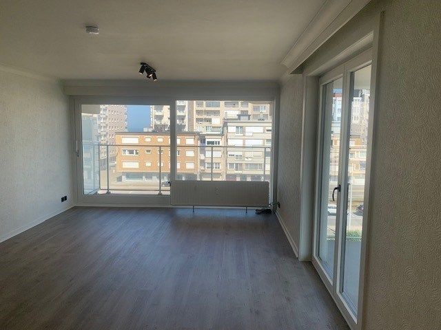 Ongemeubeld appartement met frontaal zeezicht vooraan en zicht op Wellington golf achteraan, 3 terrassen foto 3