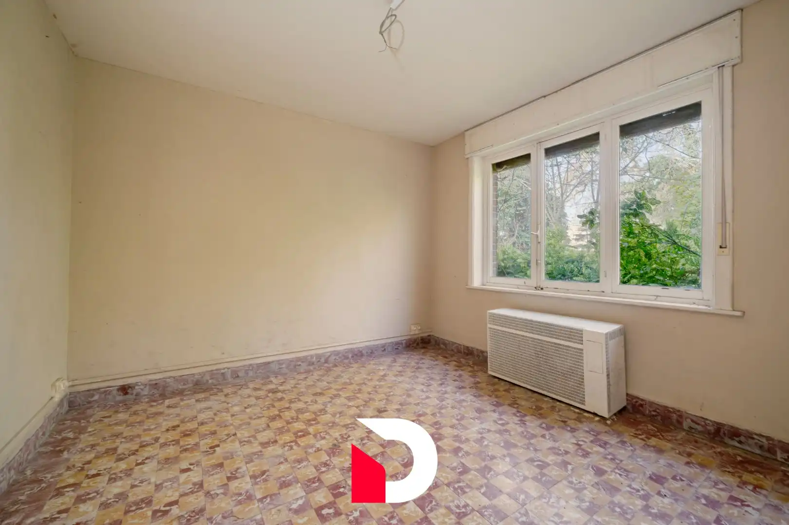 Uiterst charmante en te renoveren woning met weiland aan Merkenveld bos te Zedelgem  foto 15