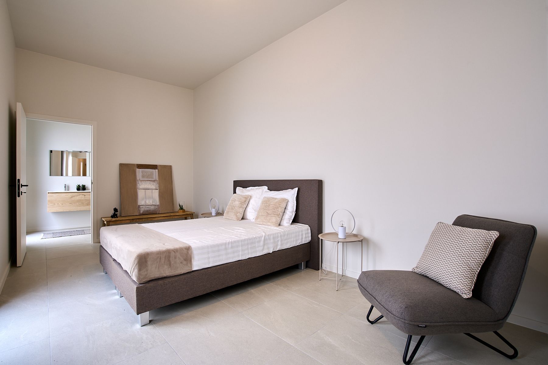 Riant nieuwbouwappartement met lift en veel lichtinval foto 7