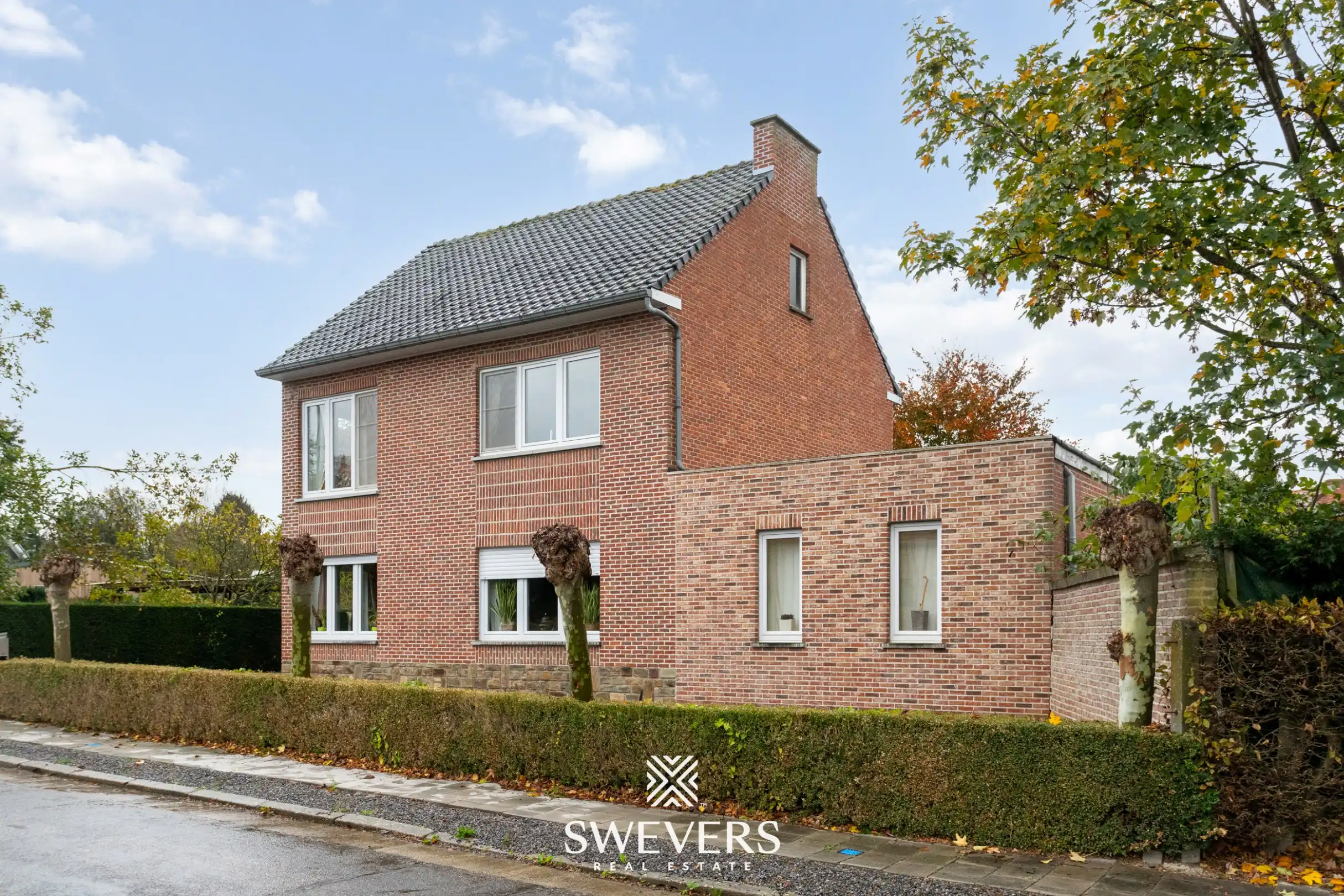 Zeer solide woning met renovatiepotentieel op 10a 18ca  foto 1