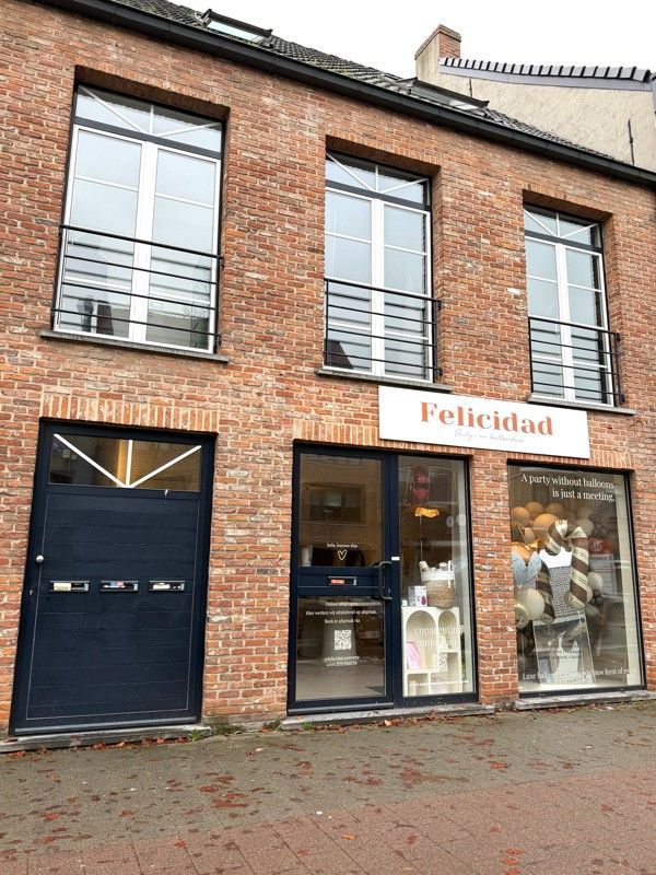 Super tof handelspand of kantoor op toplocatie te Westmalle. foto {{pictureIndex}}