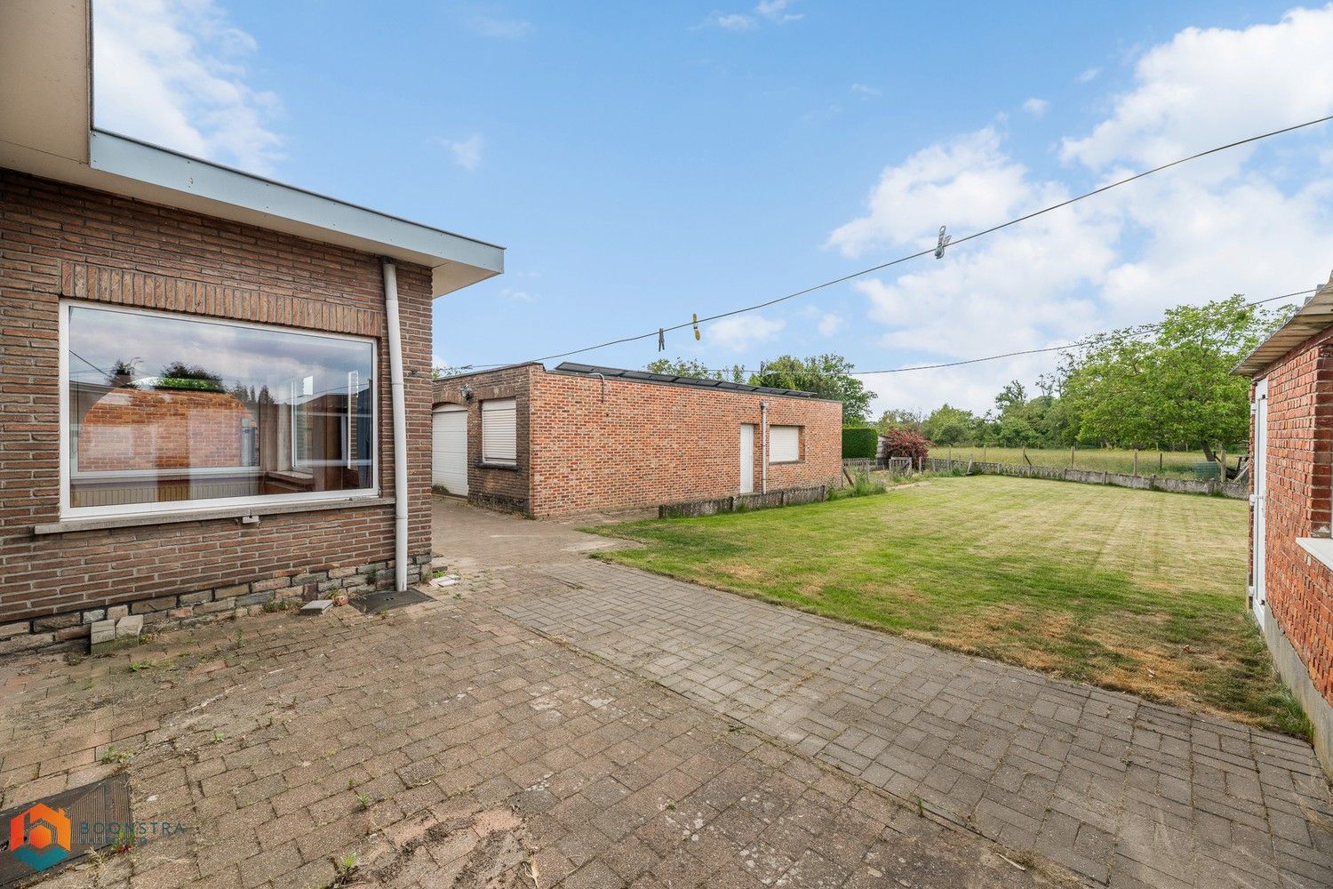 Woning met 3 slaapkamers en ruime garage foto 16