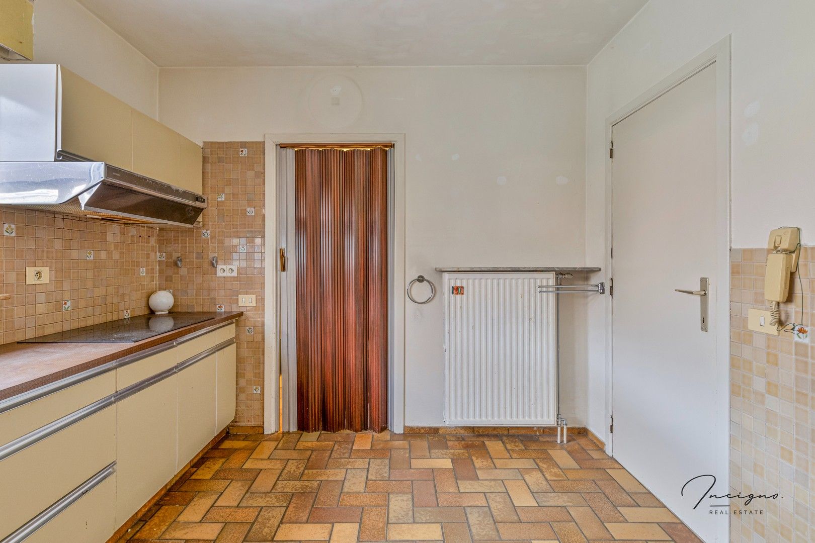 Op te frissen woning op een uitstekende locatie foto 7