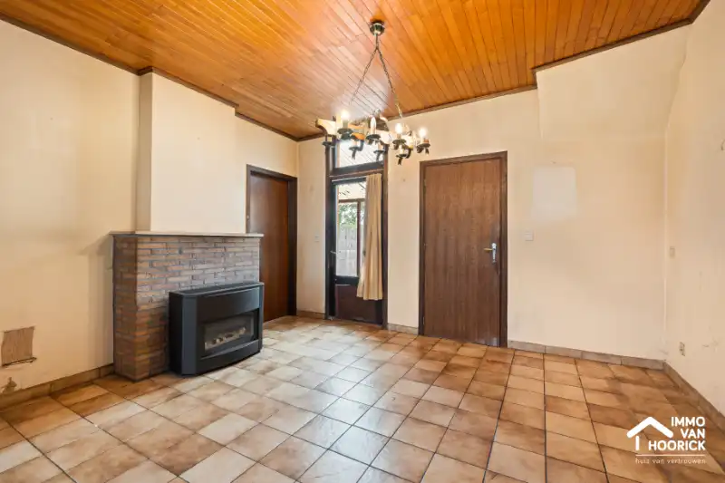 Te renoveren woning aan de stadsrand op 390m² grondoppervlak! foto 4