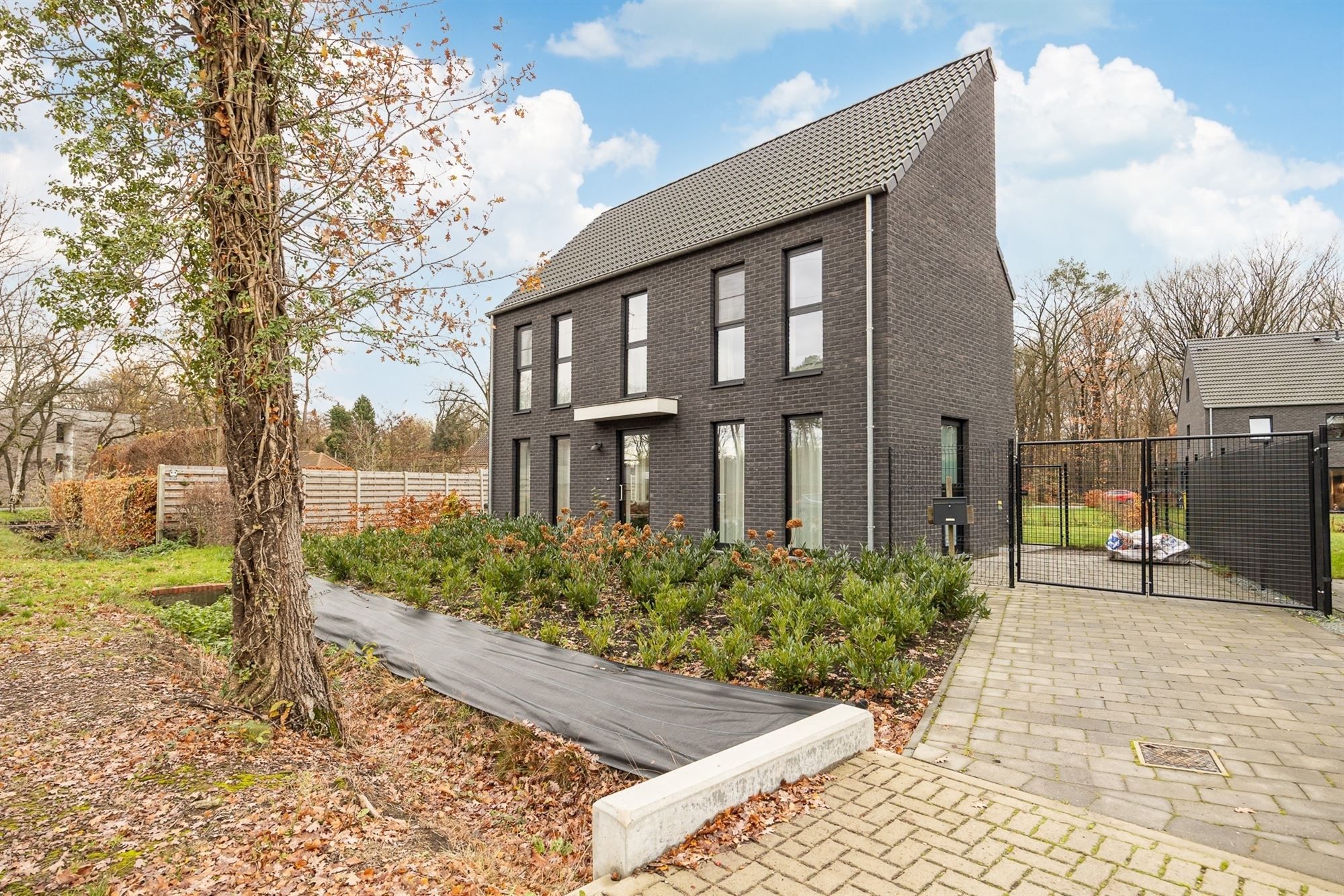 Instapklare woning met 3 slaapkamers en ruime tuin foto 29