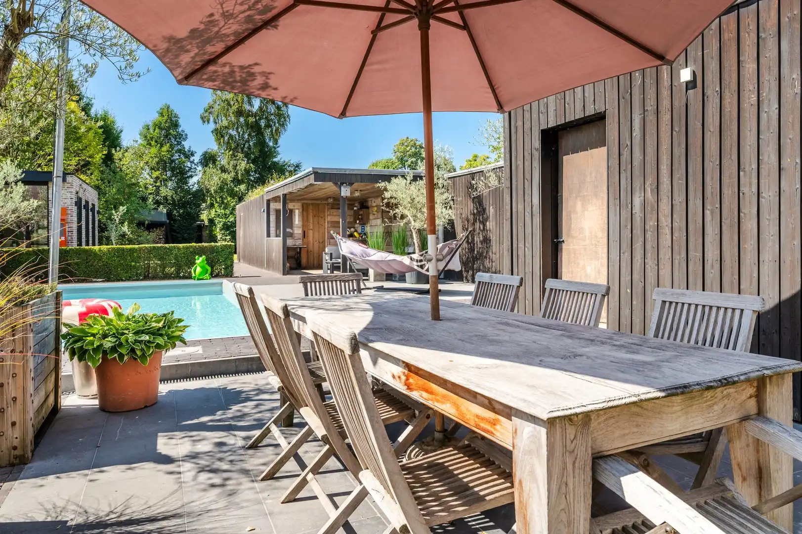 Gezellige 4-slaapkamerwoning met tuin & zwembad foto 8