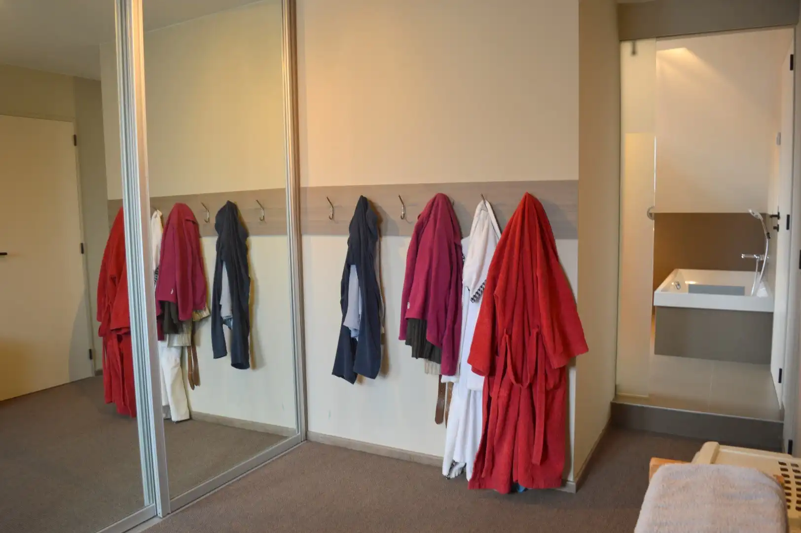 Ruime open bebouwing met 3 slaapkamers in Heule foto 13
