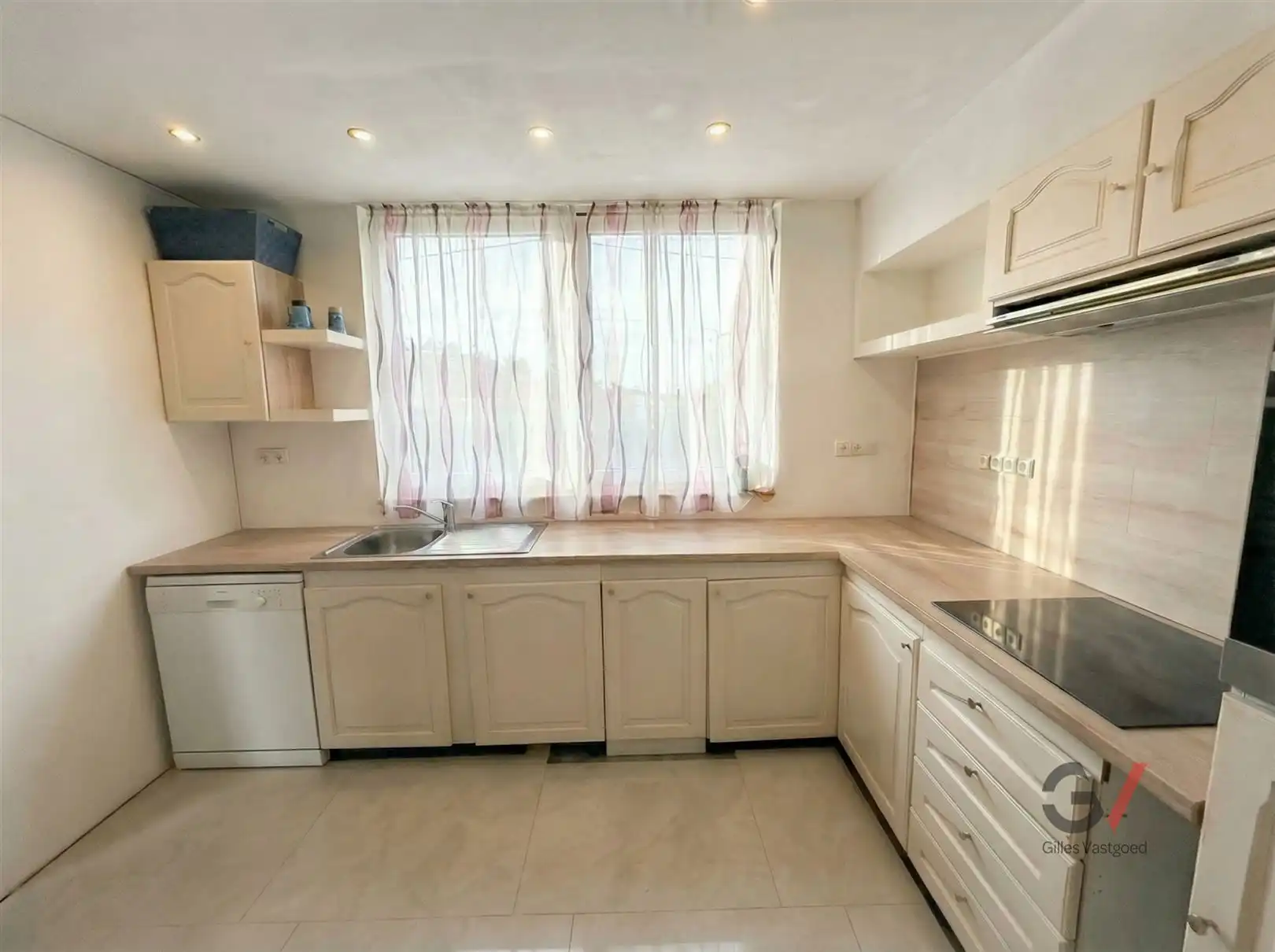 Te renoveren woning foto 5