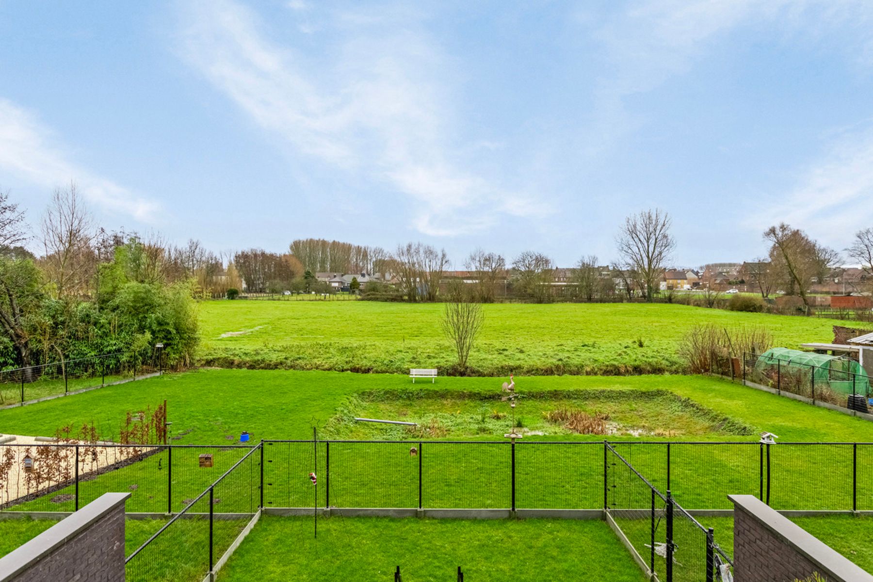 Recent appartement (2 slkmrs) met ruim terras foto {{pictureIndex}}