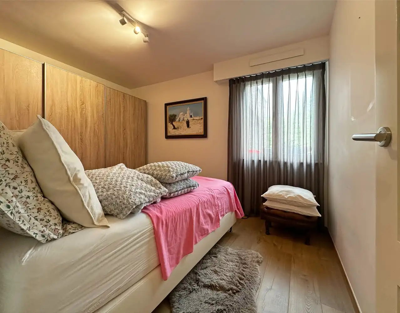 Luxueus appartement op een rustige centrumlocatie te 's Gravenwezel. foto 6