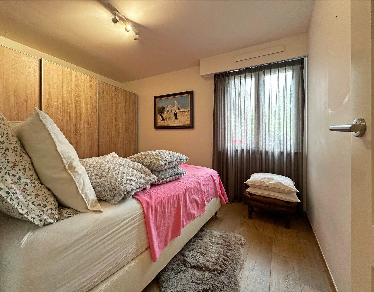 Luxueus appartement op een rustige centrumlocatie te 's Gravenwezel. foto 6