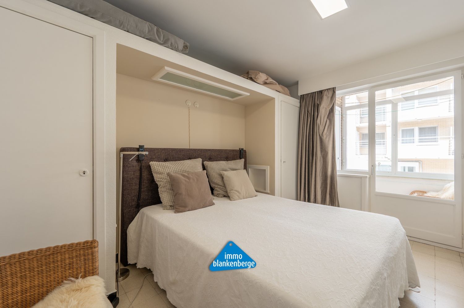 Lichtrijk en gemeubeld appartement vlakbij de zeedijk en het centrum van Blankenberge foto 7