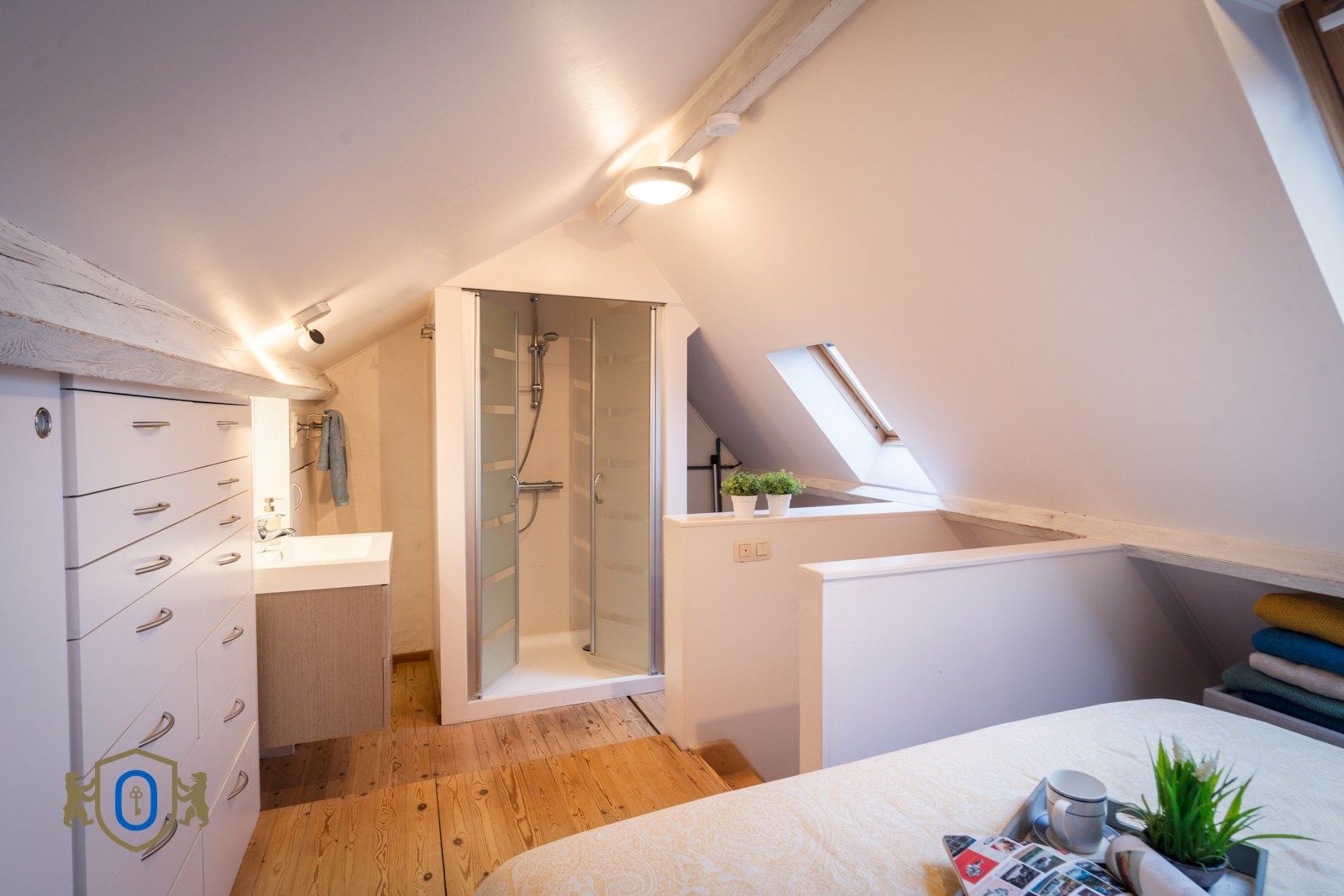 Brugse 3-slpkr herenwoning met studio & romantische tuin foto 30