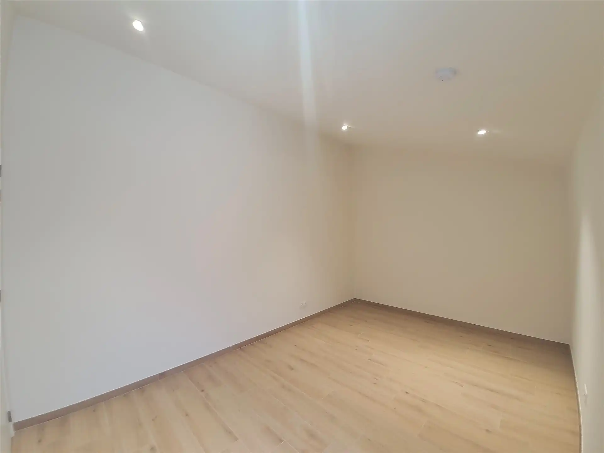 Nieuwbouw woning met 3 slaapkamers en tuin op toplocatie foto 12