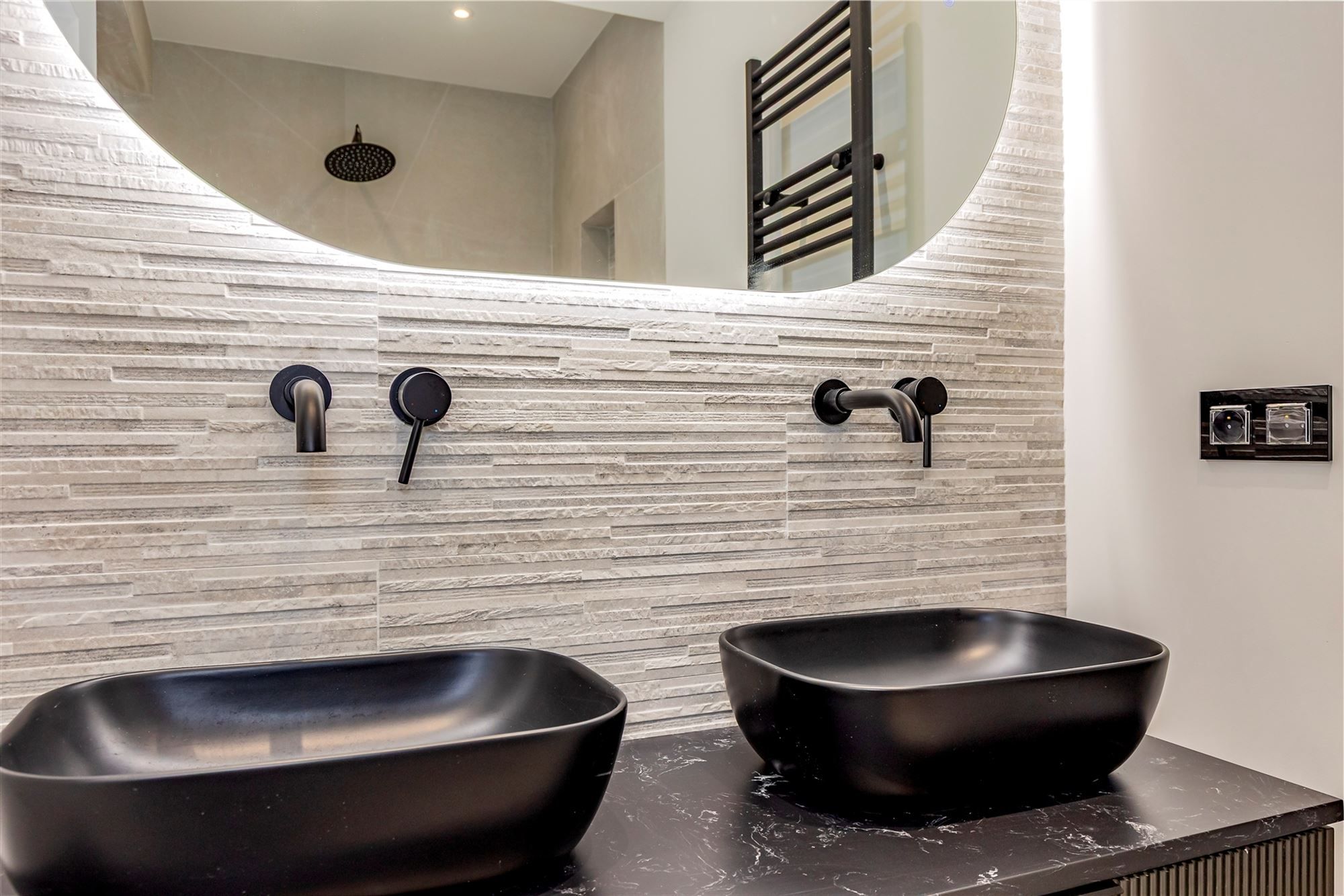 Super-de-luxe gerenoveerd appartement te Mortsel - 2 slk + zuidterras foto 12