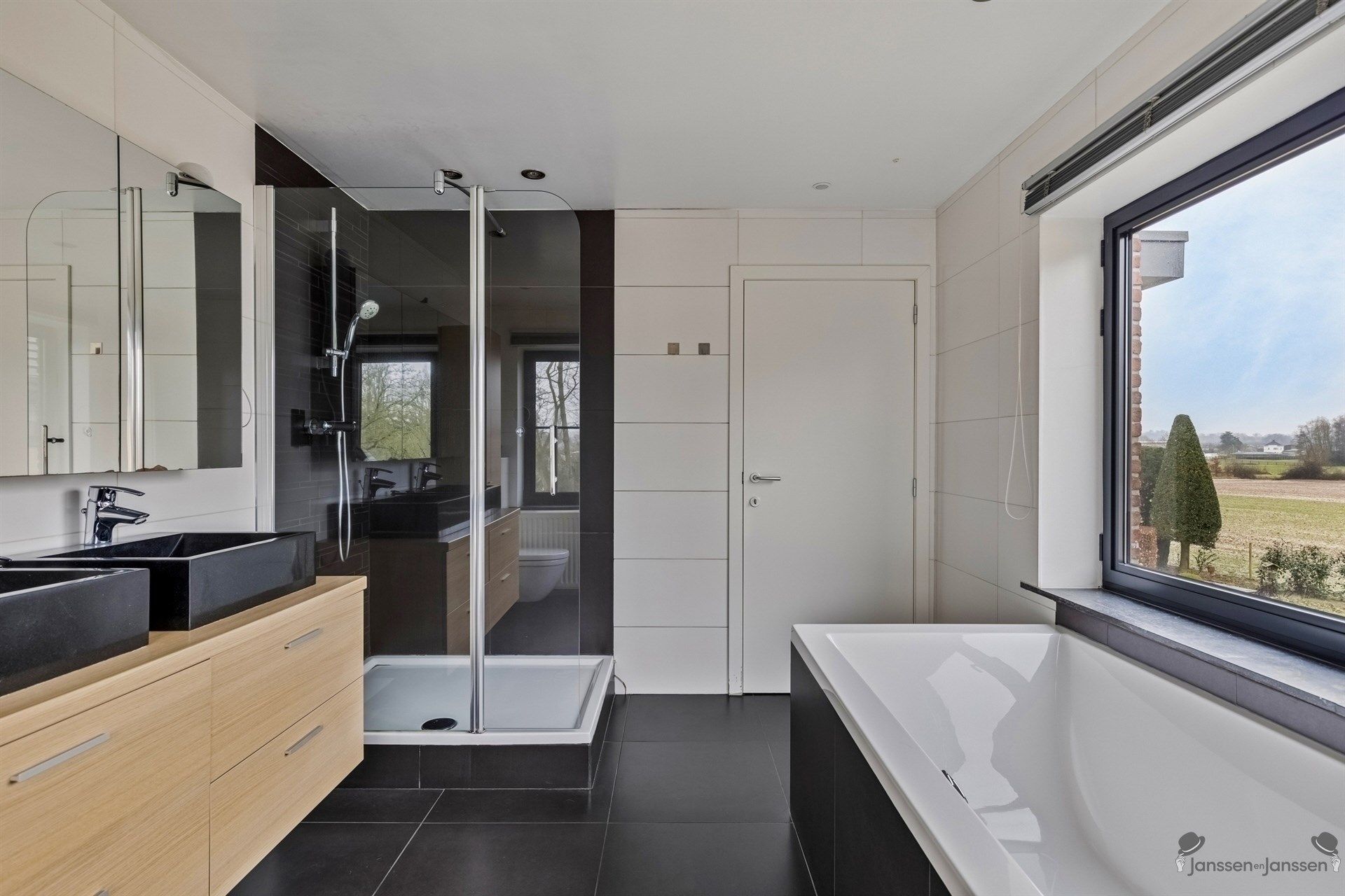 Exclusieve gerenoveerde woning foto 15