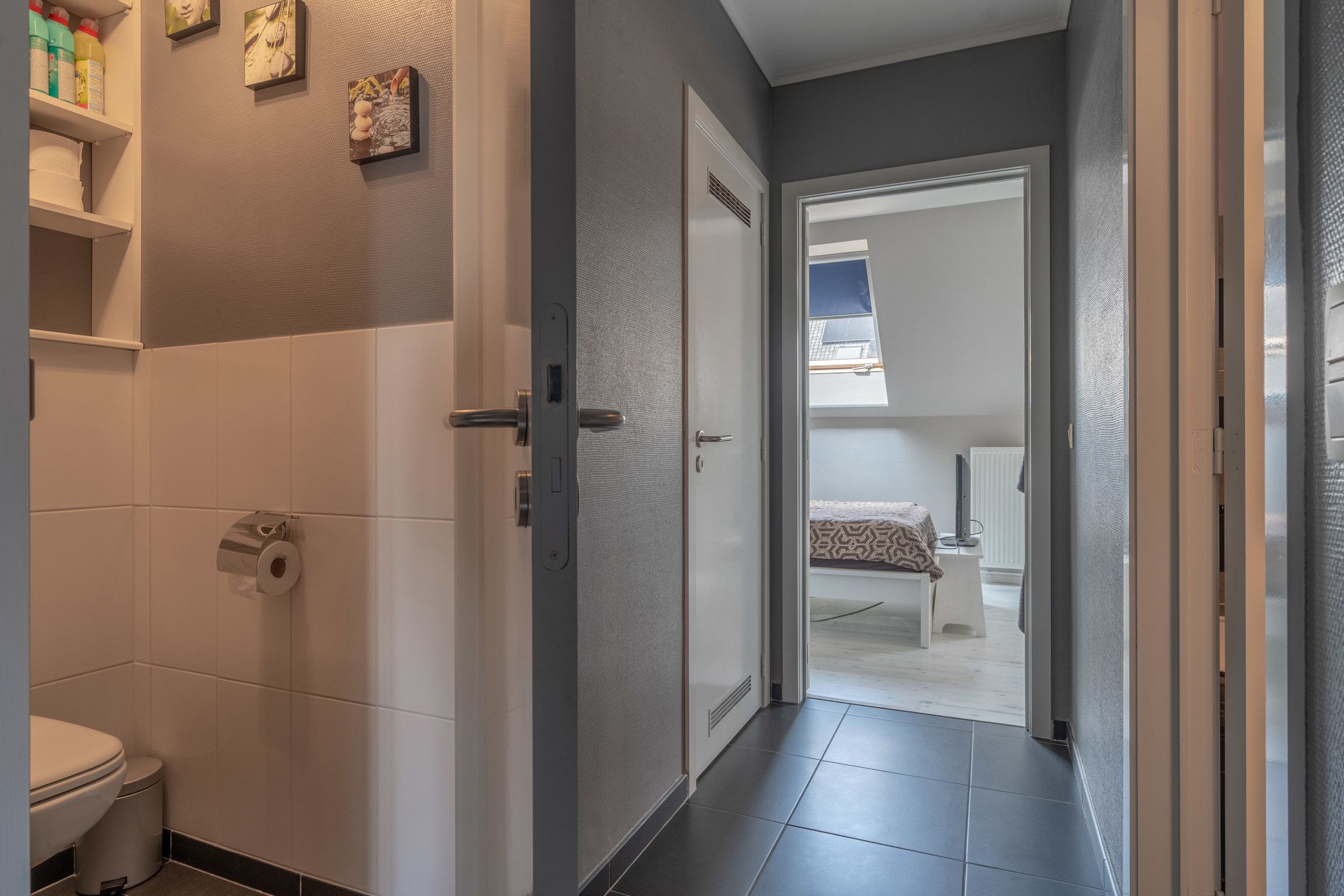 Instapklare woning met 3 grote slpks en garage foto 24