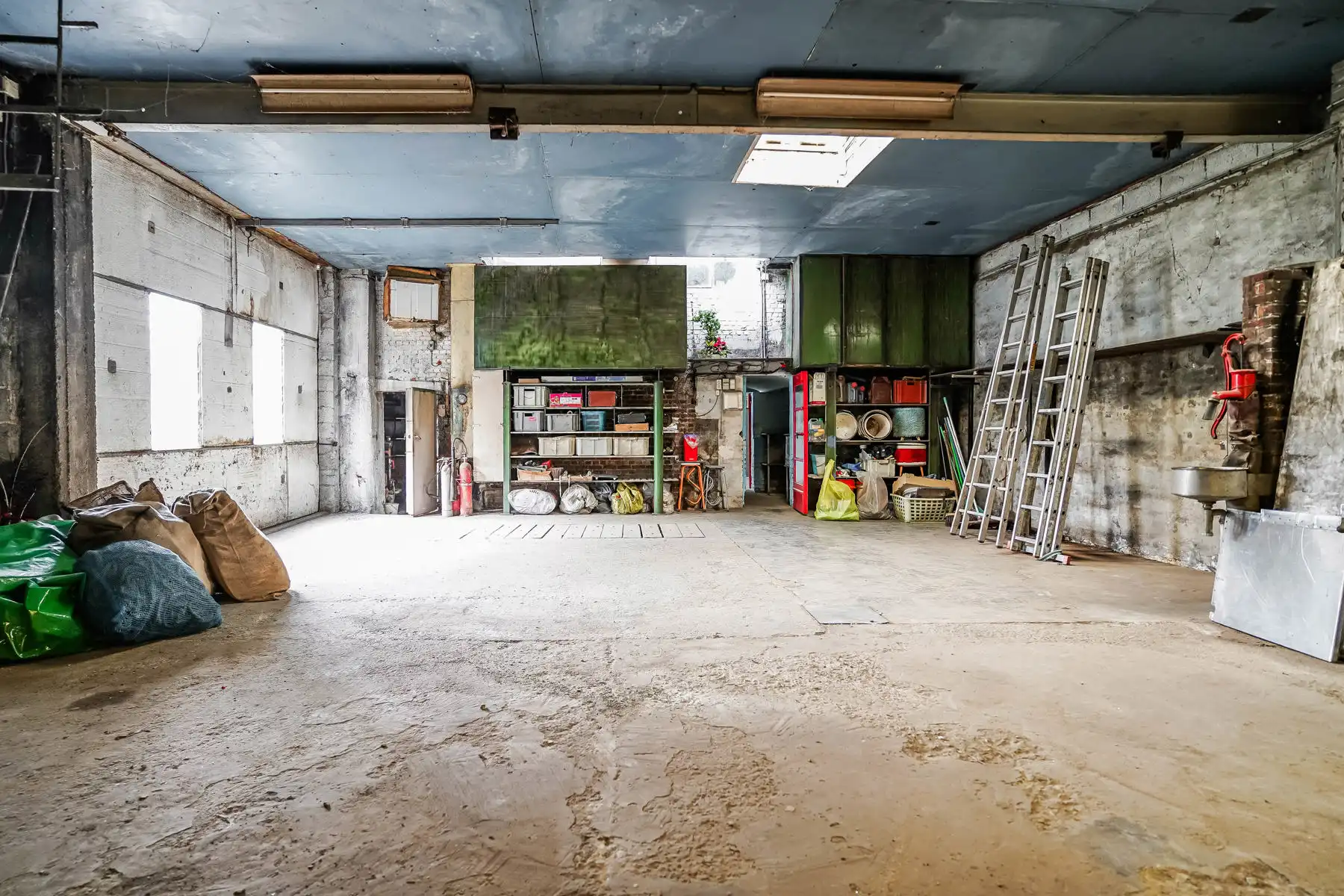 Te renoveren woning met werkplaats en ruim perceel in landelijke omgeving te Londerzeel. foto 14