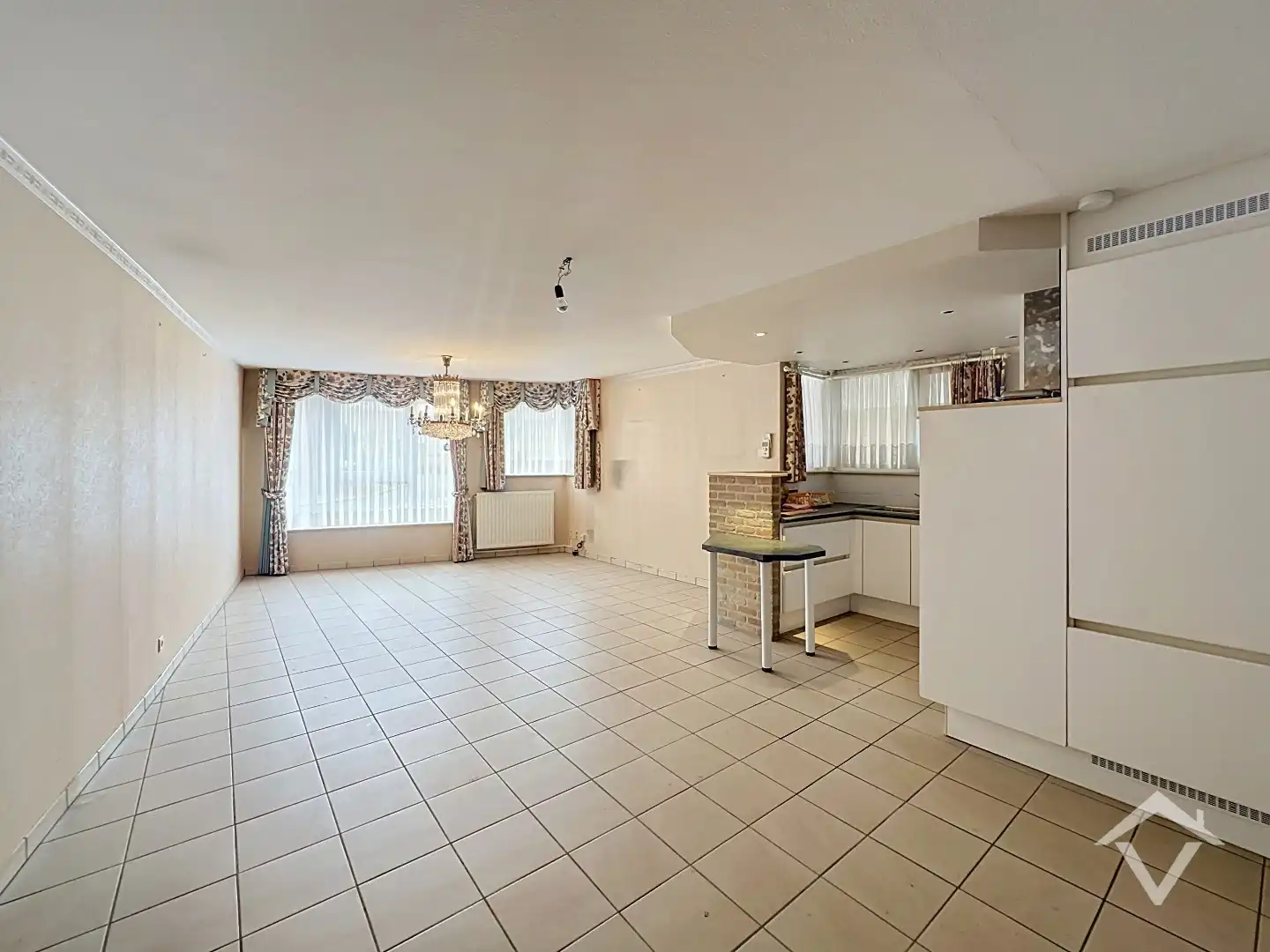 Ruim gelijkvloers appartement met garage op wandelafstand van het centrum van Torhout foto 2