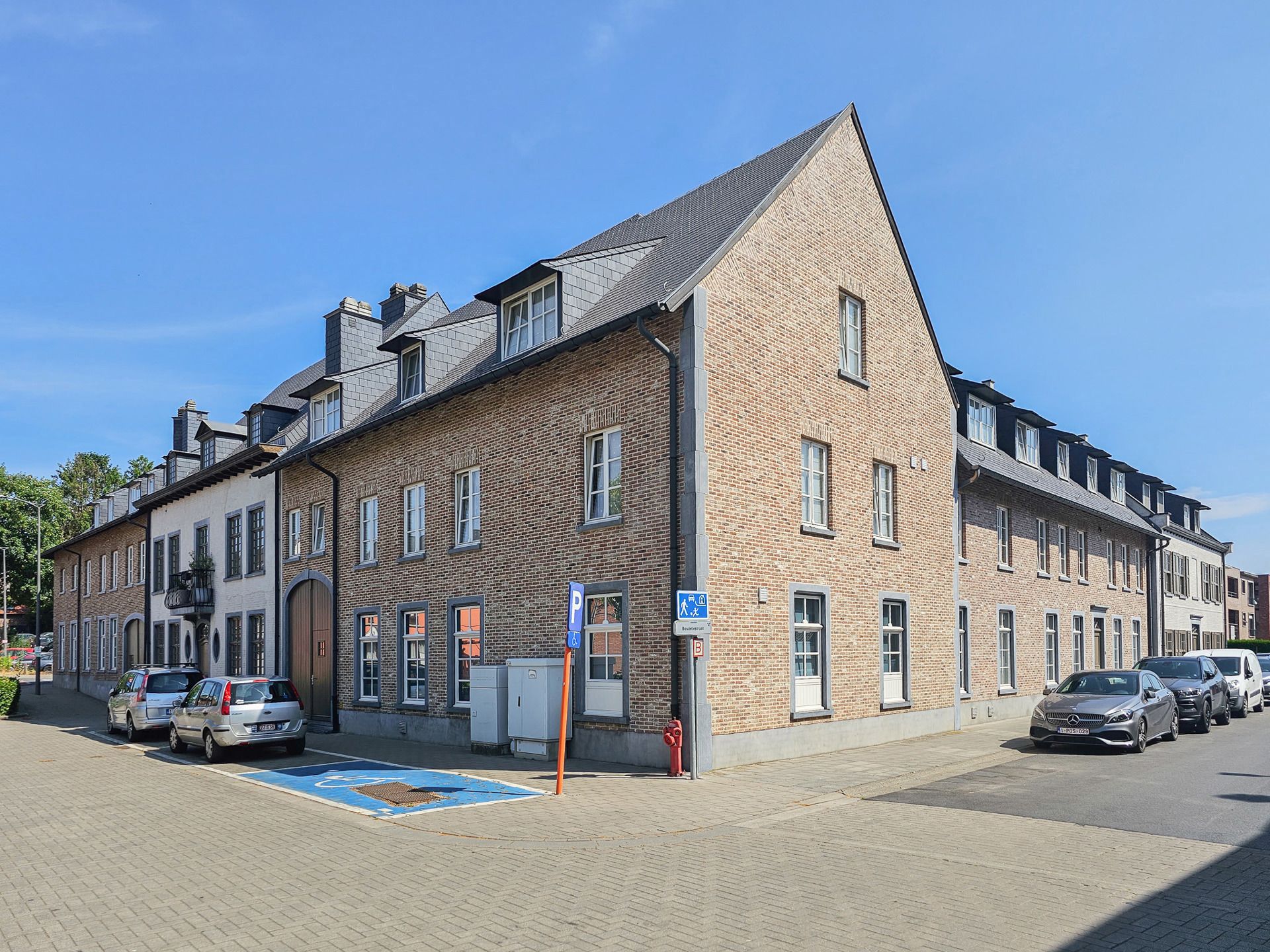 ()=>{if(producerUpdateValueVersion(node),producerAccessed(node),node.value===ERRORED)throw node.error;return node.value} Bosdellestraat 10-12/13 - 1933 Sterrebeek