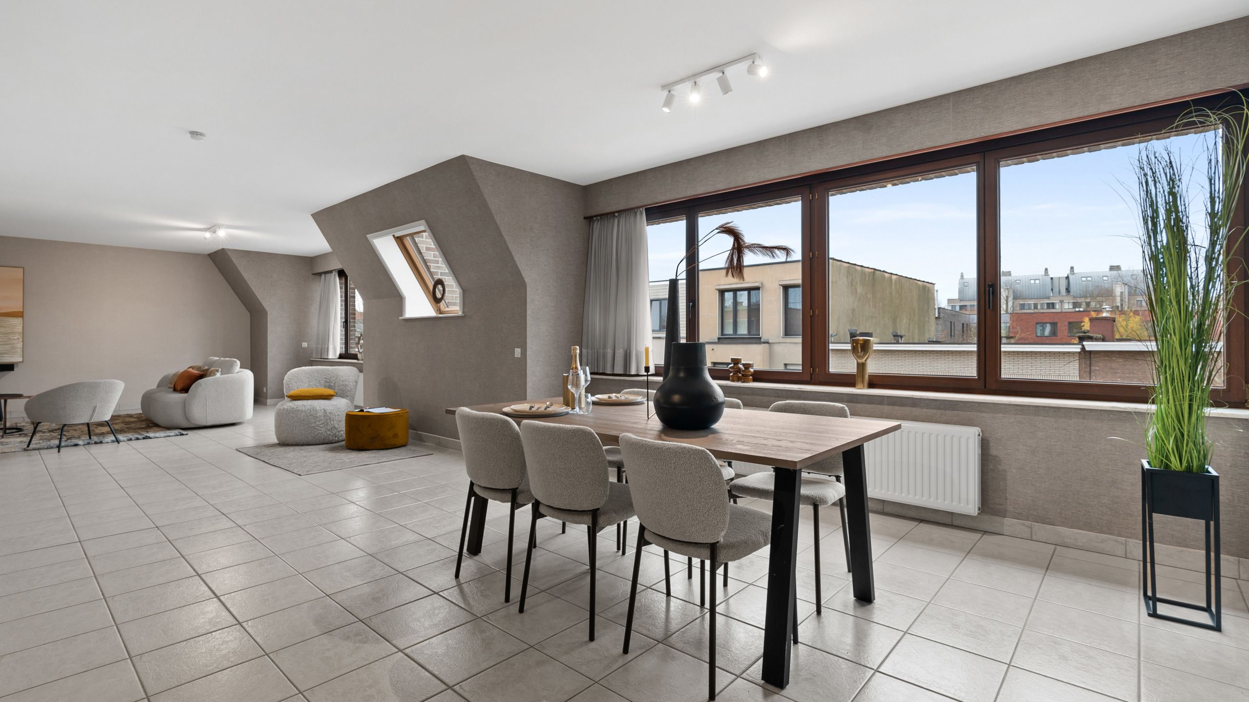 Ruim appartement van 245 m² centraal in Mortsel foto 8