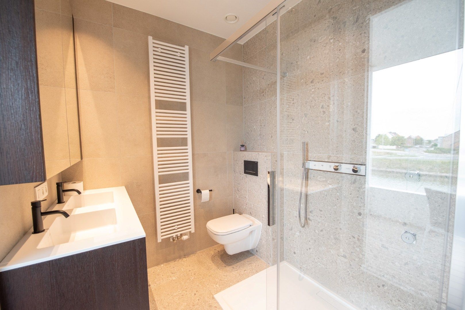 Luxueus appartement nabij de markt van Deinze. foto 10